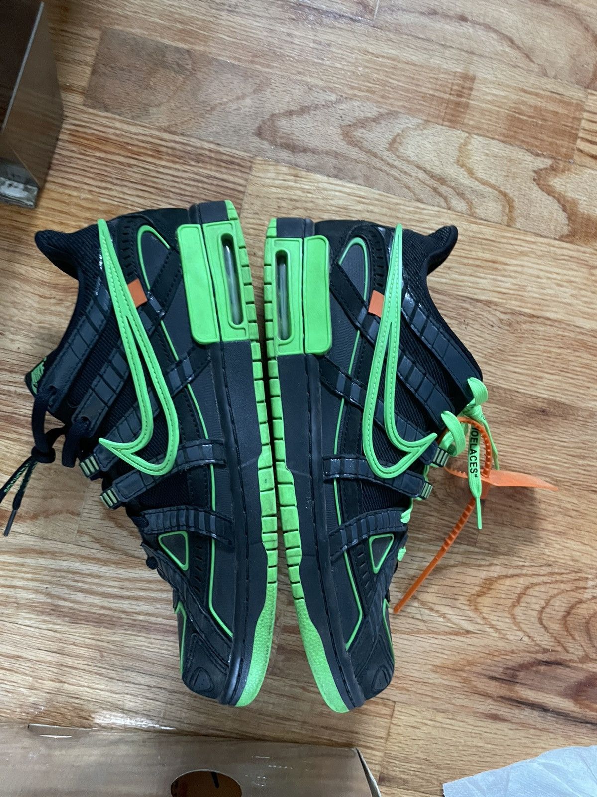Nike × Off-White Off-White x Nike Air Rubber Dunk Green Strike - Size 10.5 Size US 10 / EU 43 - 7 Thumbnail