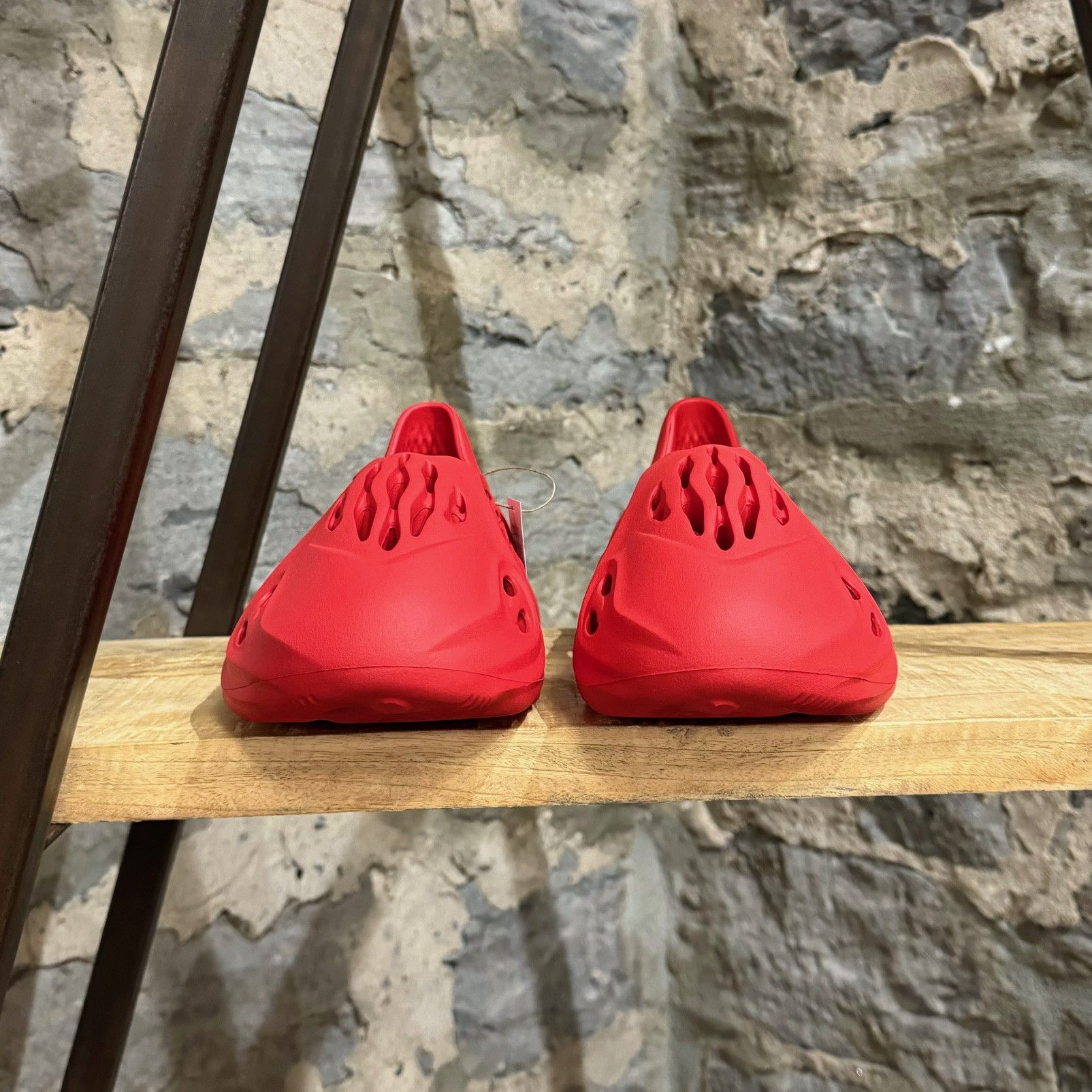 Adidas × Kanye West Adidas Yeezy Foam Vermillion Runner Sneakers Size US 10 / EU 43 - 3 Thumbnail