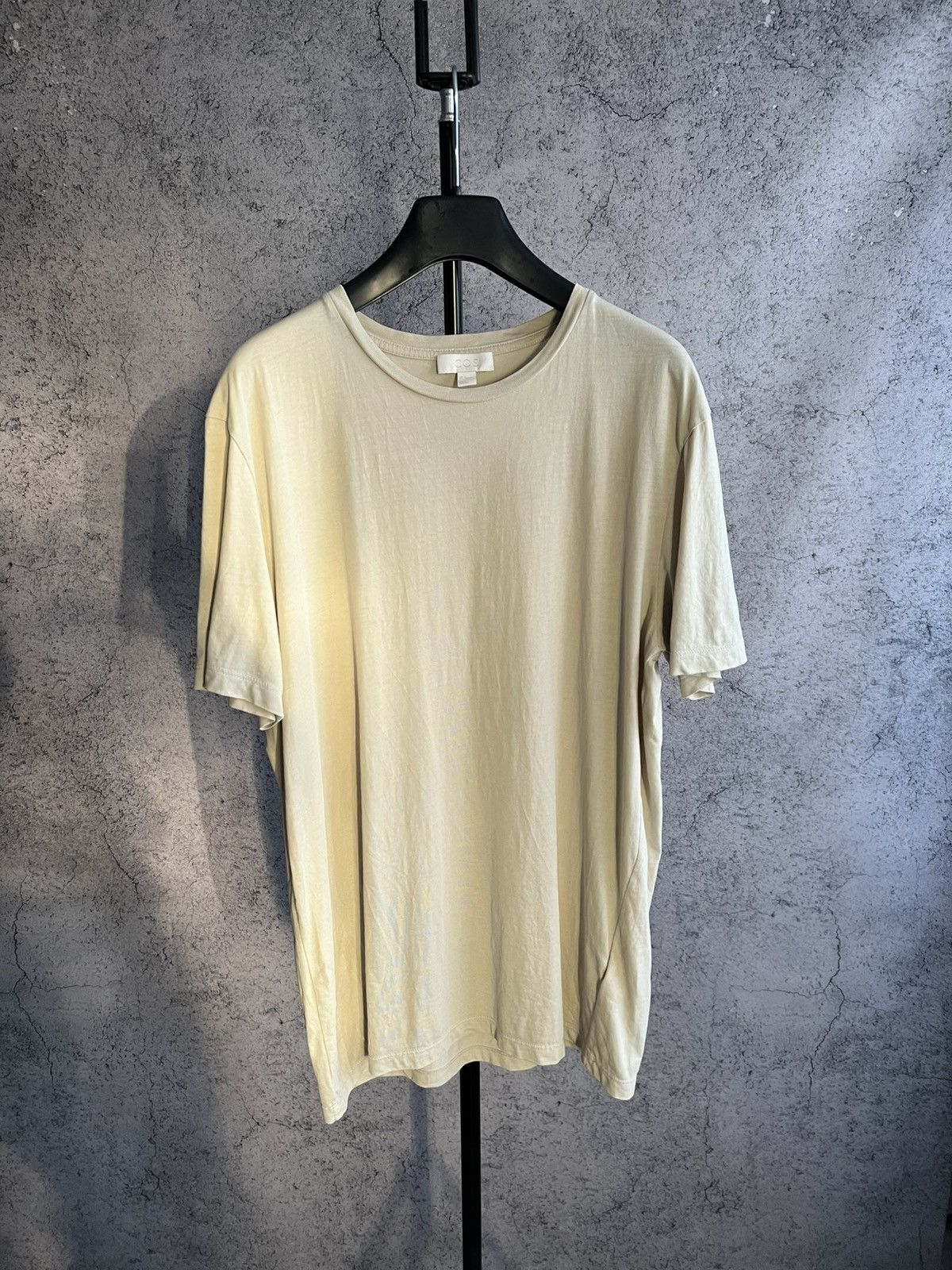 Cos Mens Cos T-Shirt Cotton Beige Tee size M Basic Casual Size US M / EU 48-50 / 2 - 1 Thumbnail