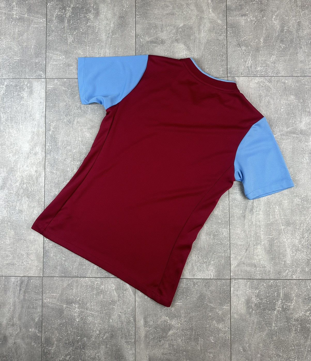 Castore Castore Aston Villa Home 2022/23 Football Soccer Jersey Size US S / EU 44-46 / 1 - 10 Thumbnail
