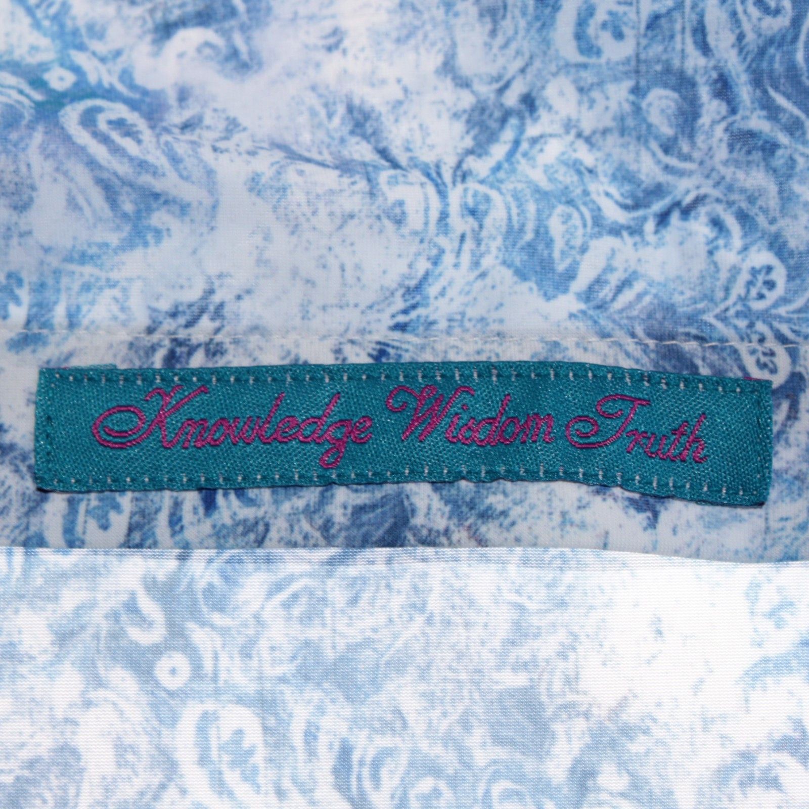 Robert Graham Robert Graham New with tags Shirt Size S US In Blue Size US S / EU 44-46 / 1 - 6 Thumbnail