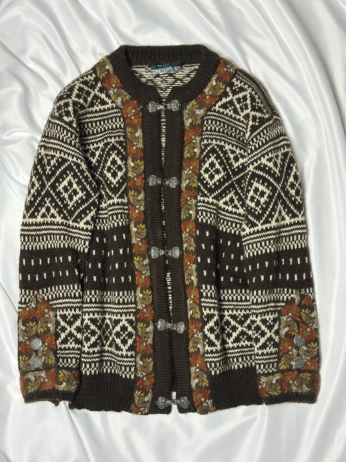 Dale Of Norway Vintage 100% Wool Dale Norway Autumnal Chain Buckle Cardigan Size US S / EU 44-46 / 1 - 1 Thumbnail