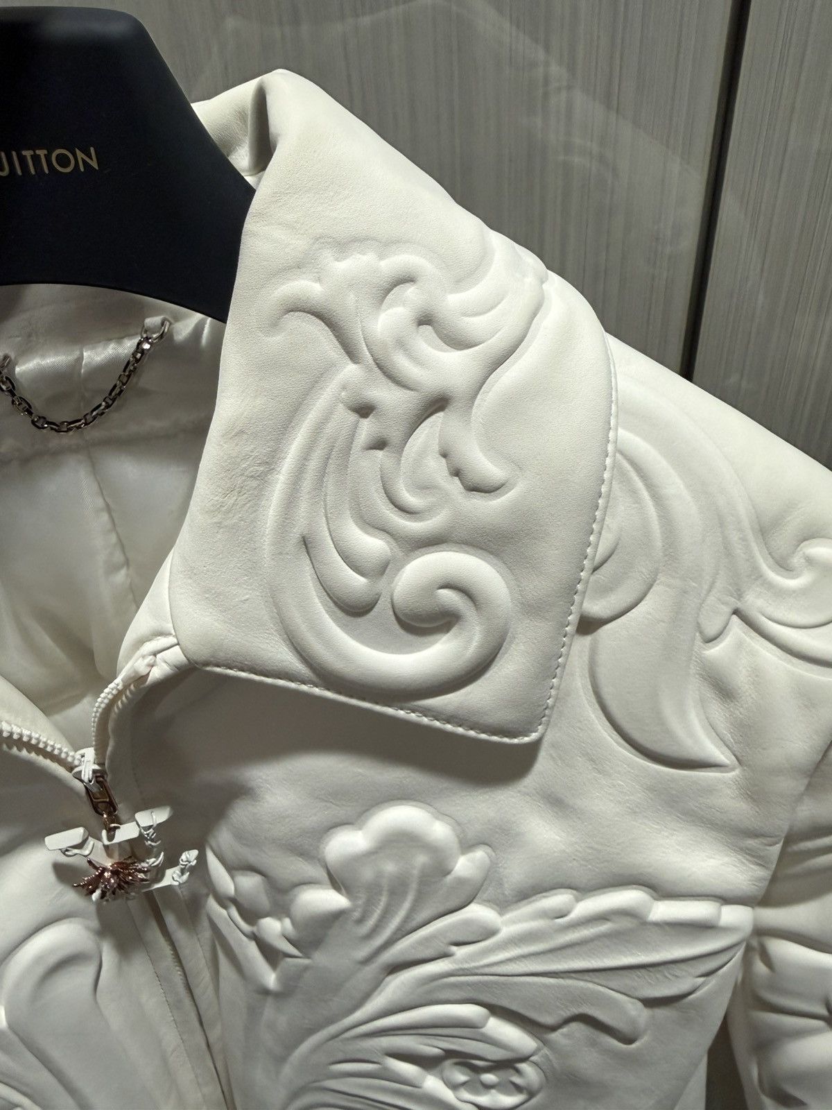 Louis Vuitton Louis Vuitton Ornament Monogram Debossed Leather Jacket Size US S / EU 44-46 / 1 - 10 Thumbnail