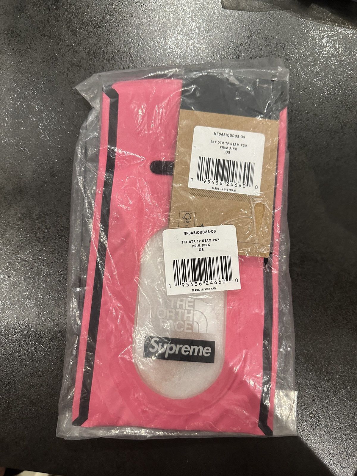 Supreme × The North Face Supreme The North Face TNF Summit Neck Pouch Size ONE SIZE - 2 Thumbnail
