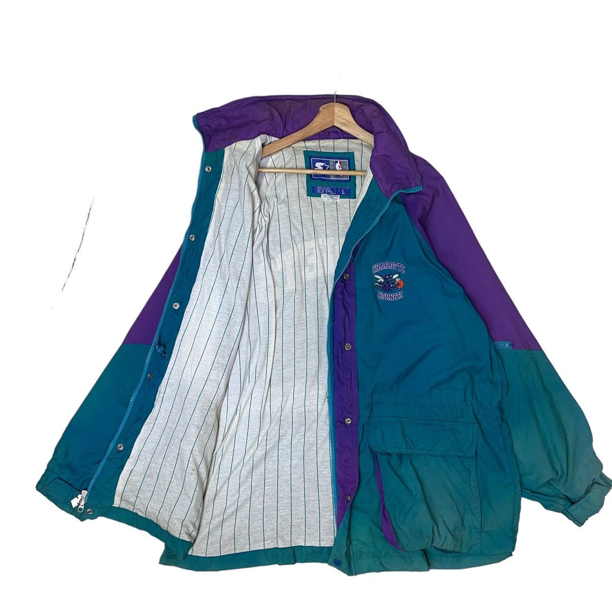 NBA × Starter Charlotte Hornetts Big Logo Zipper Jacket Sun Faded Size XL Size US XL / EU 56 / 4 - 16 Thumbnail