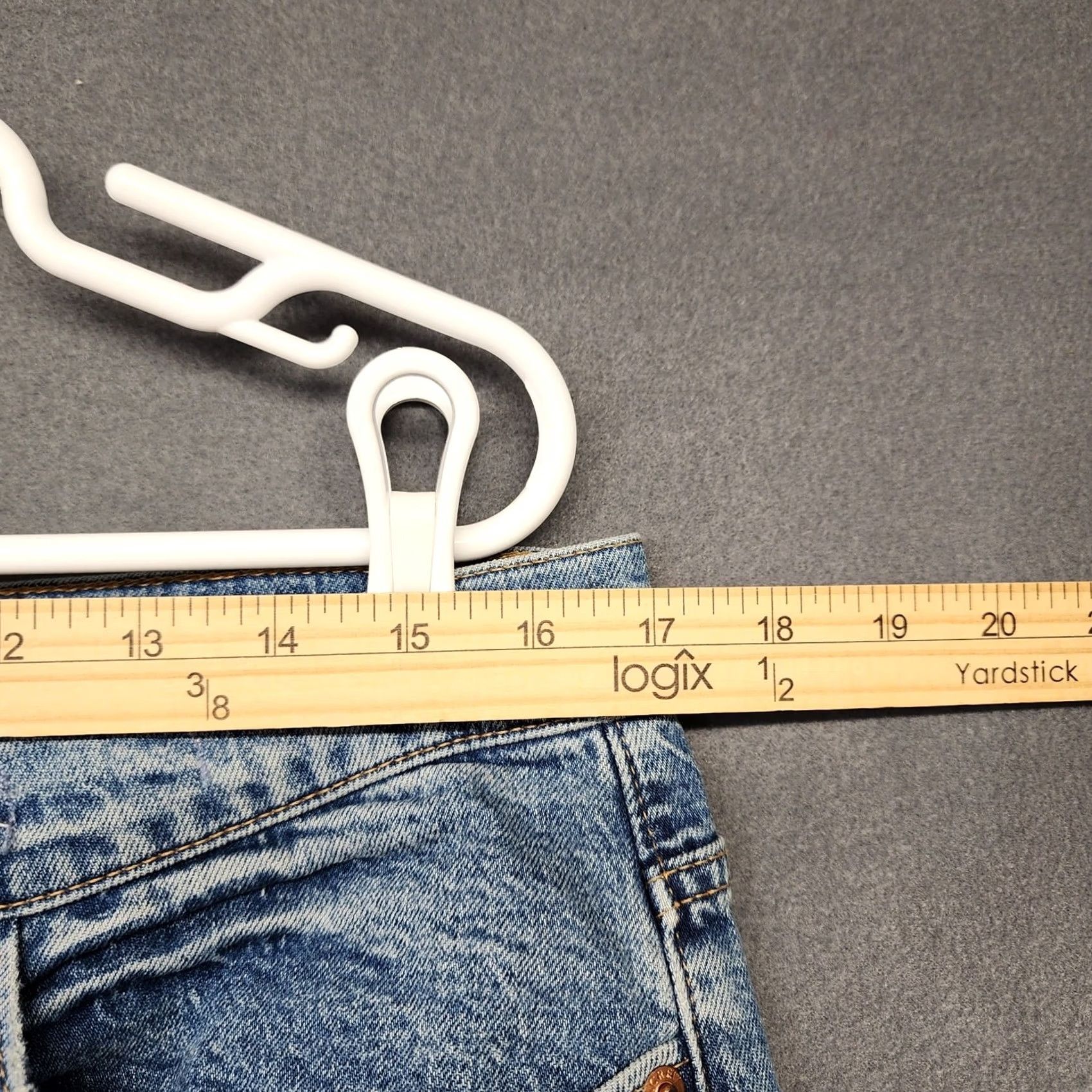 J.Crew J.Crew Slim Boyfriend Jeans Womens 31 Light Wash Cropped 25" Hemmed Inseam Jeans Womens 31 Light Wash Cropped 25" Hemmed Inseam Size 24" / US 00 / IT 34 - 6 Thumbnail