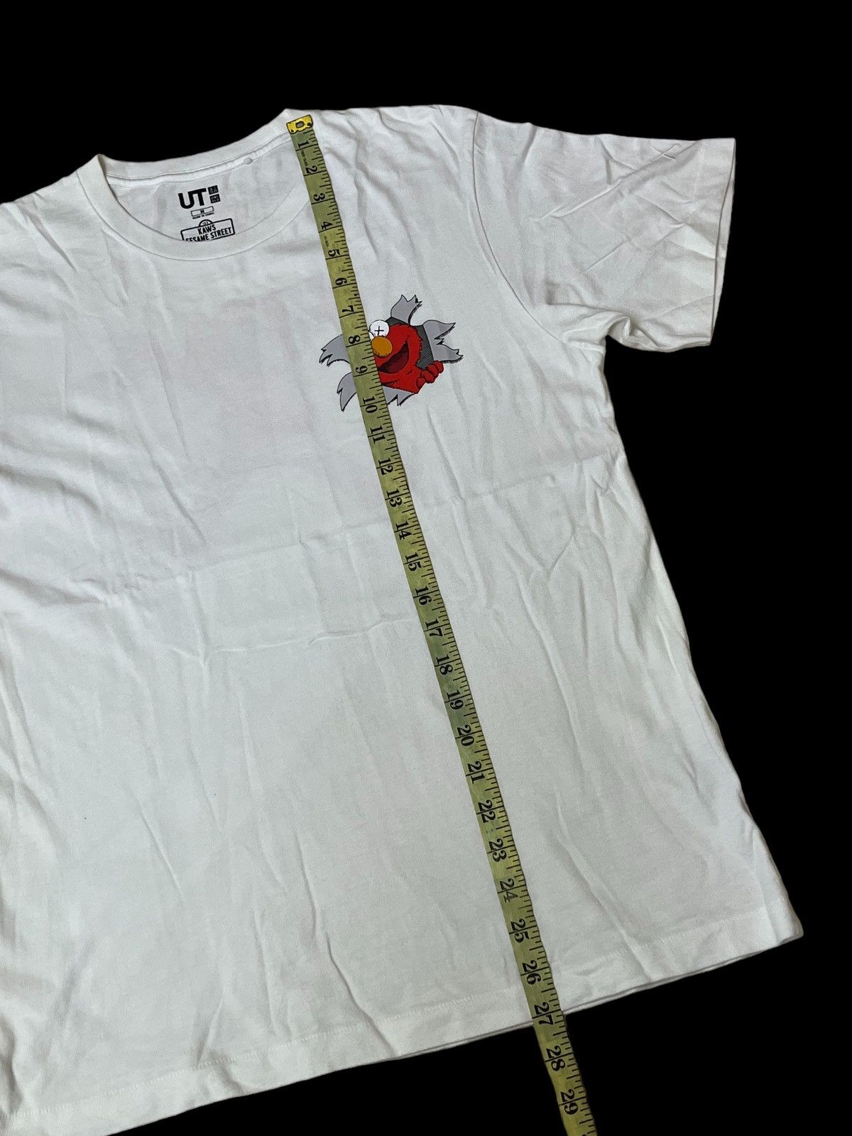 UNIQLO x KAWS x SESAME STREET(ELMO) COLLABORATION T SHIRT