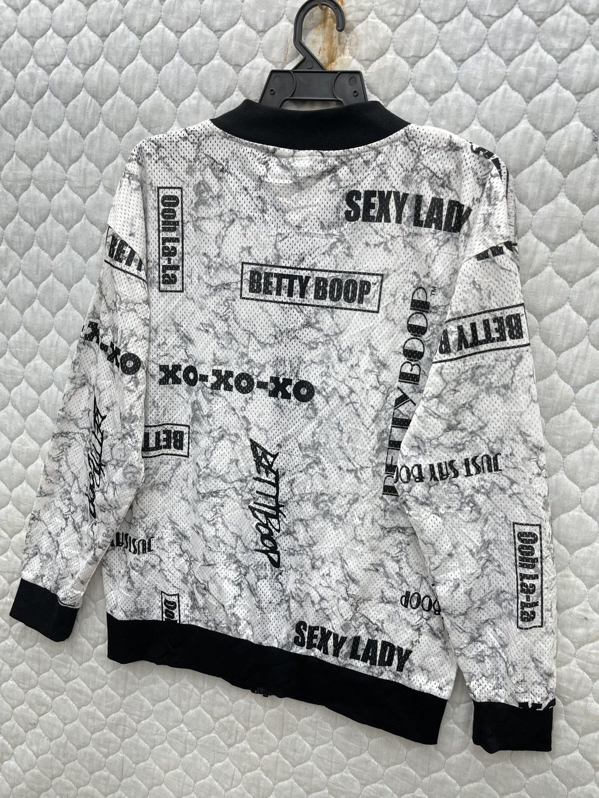 Cartoon Network 🔥🔥🔥STEALS BETTY BOOP FULL PRINT MESH SWEATER Size M / US 6-8 / IT 42-44 - 8 Thumbnail
