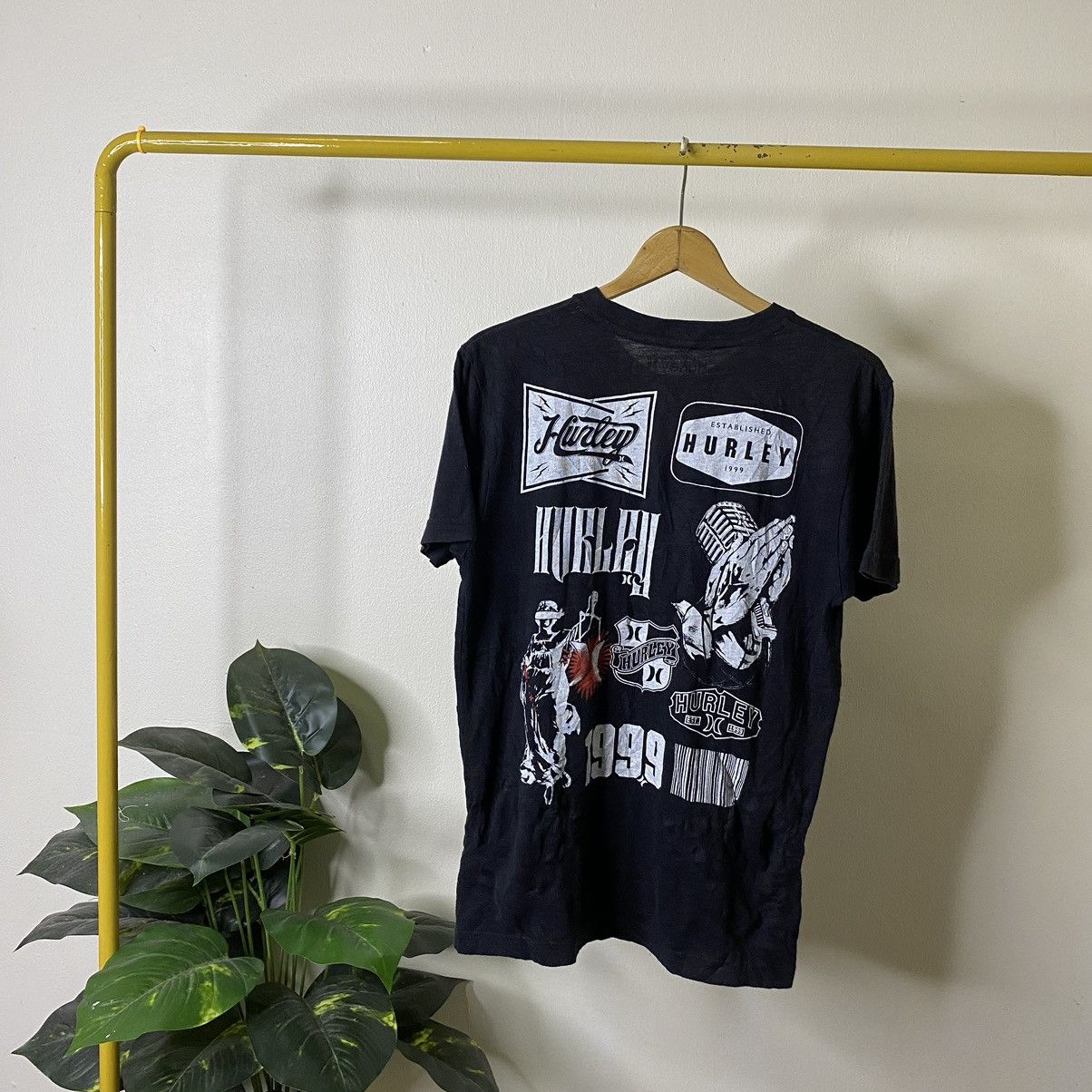 Hurley Hurley Costa Mesa Surf Style Nice Graphic Tee Size US M / EU 48-50 / 2 - 1 Thumbnail