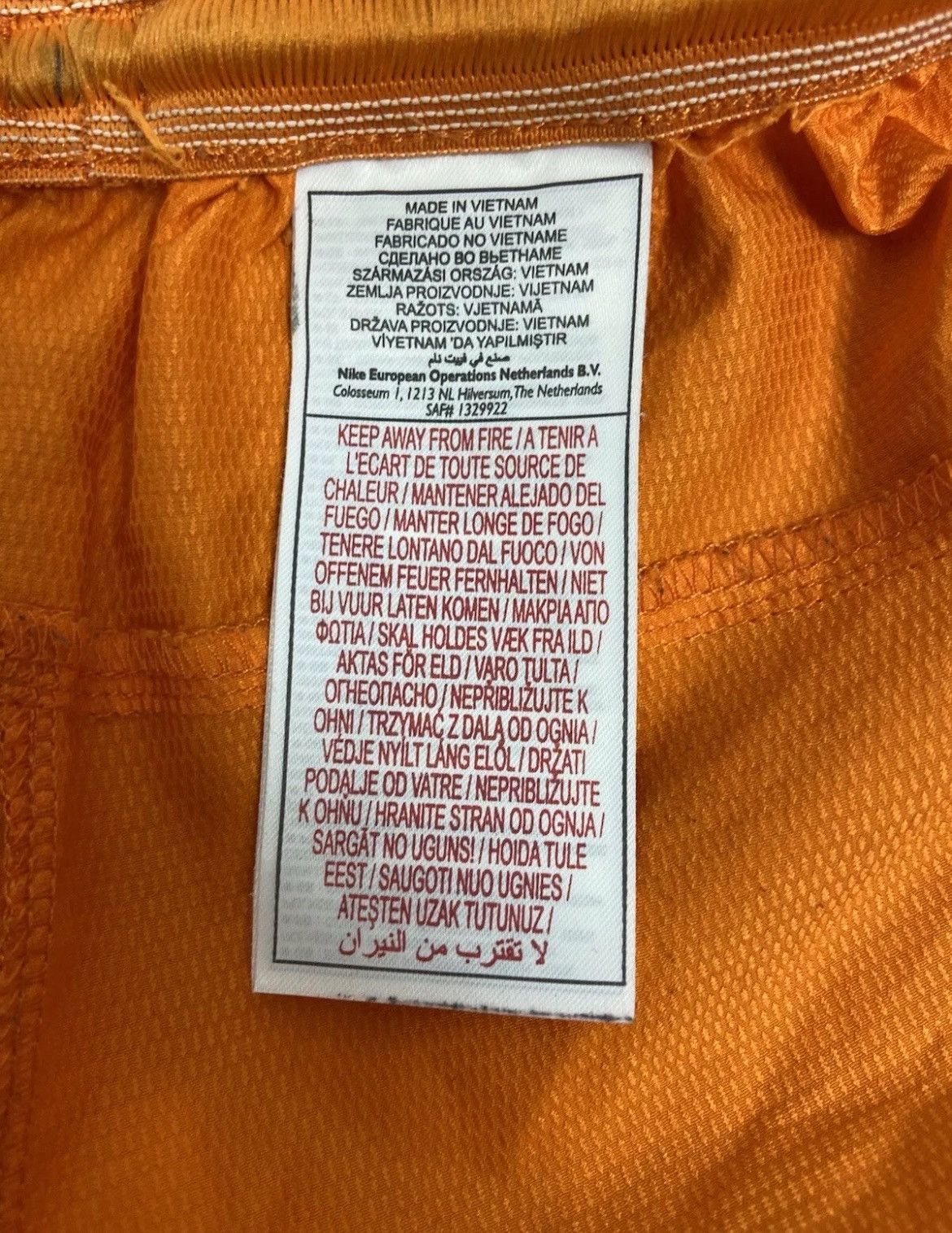 Vintage Nike FC Barcelona Shorts Away Size L Size US 33 - 4 Thumbnail