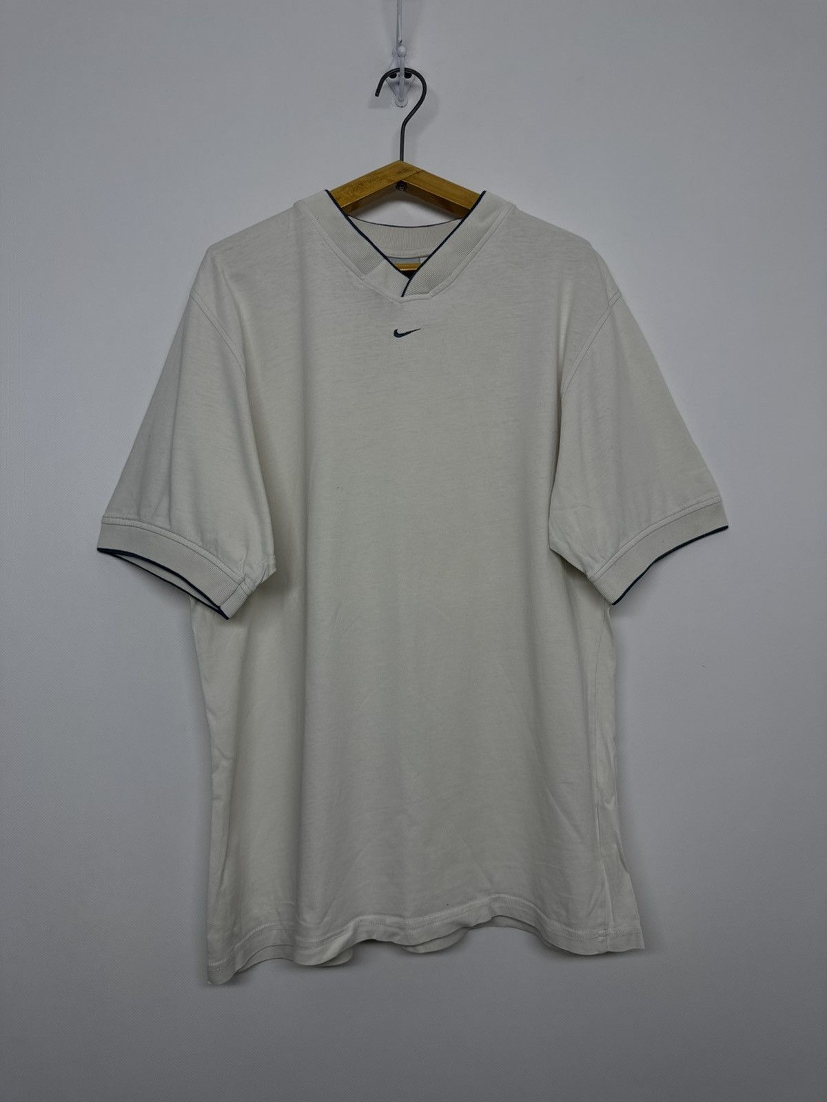 Nike Nike vintage Center logo T-shirt Size US M / EU 48-50 / 2 - 4 Thumbnail