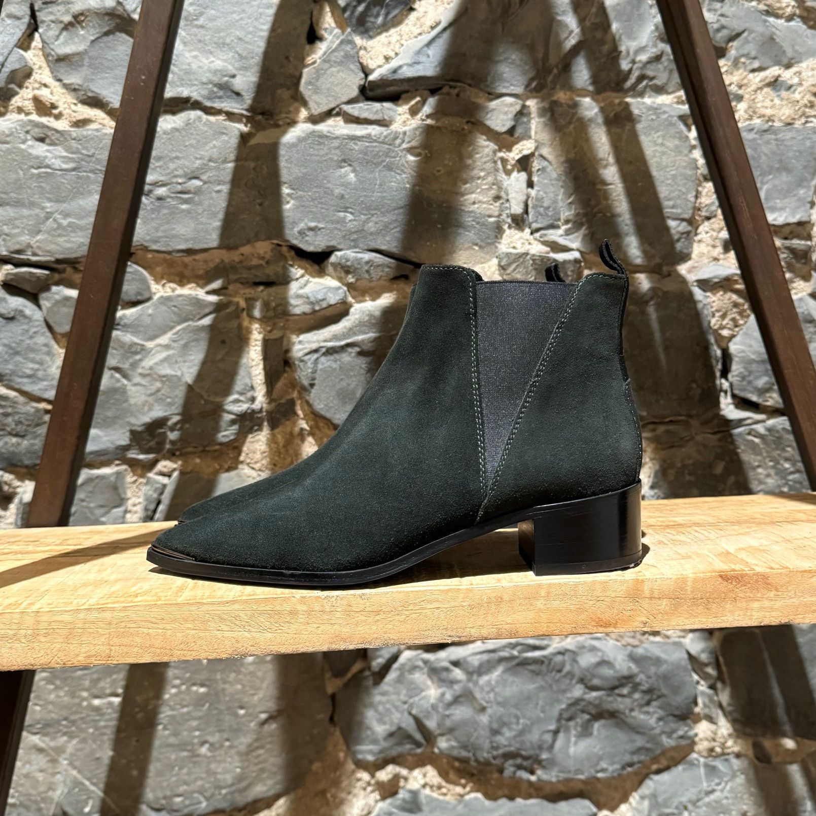Acne Studios Acne Studios Jensen Green Suede Chelsea Ankle Booties Size US 7 / IT 37 - 6 Thumbnail