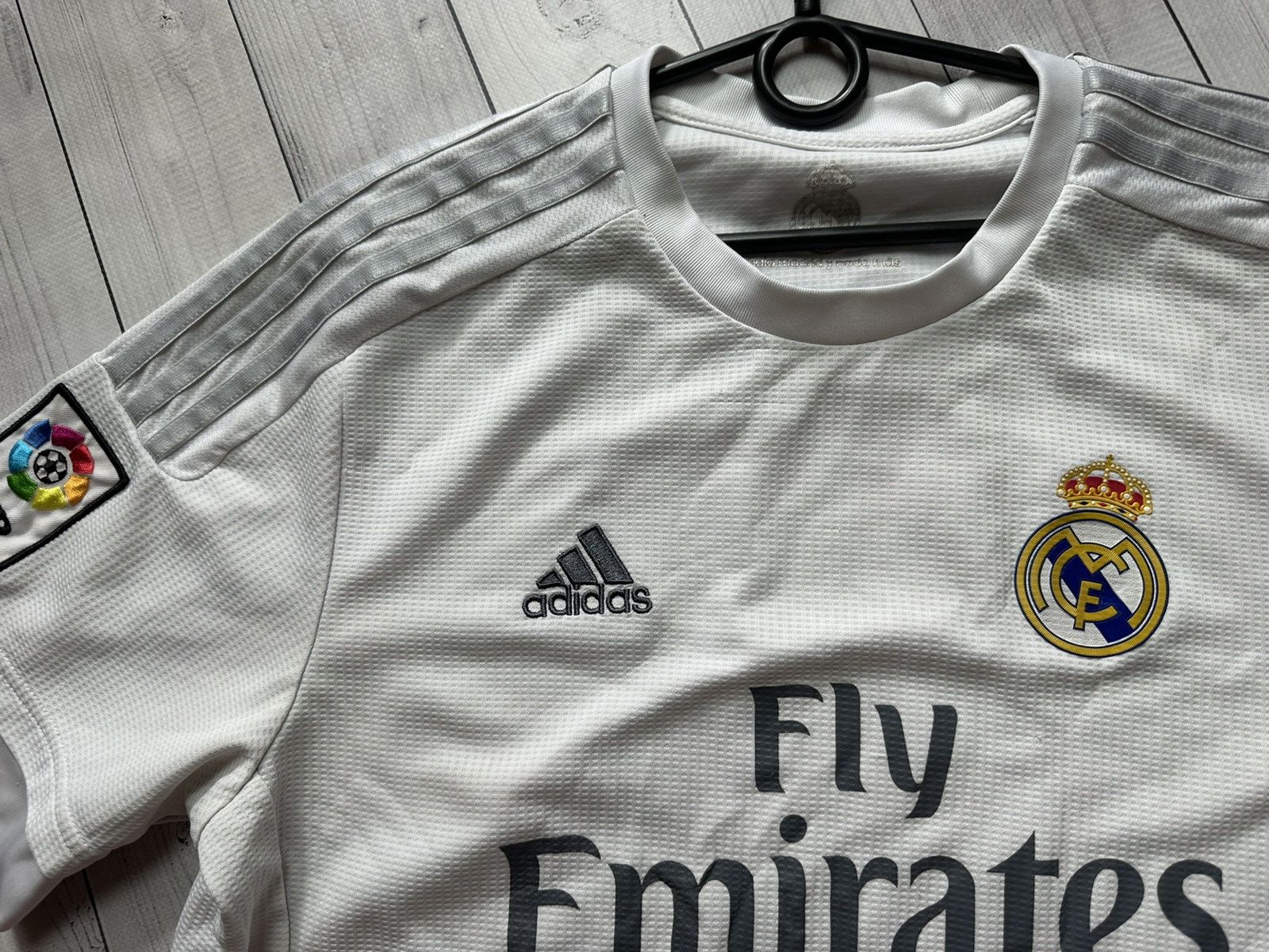 Adidas × Vintage Vintage adidas Real Madrid soccer jersey size L Size US L / EU 52-54 / 3 - 2 Thumbnail