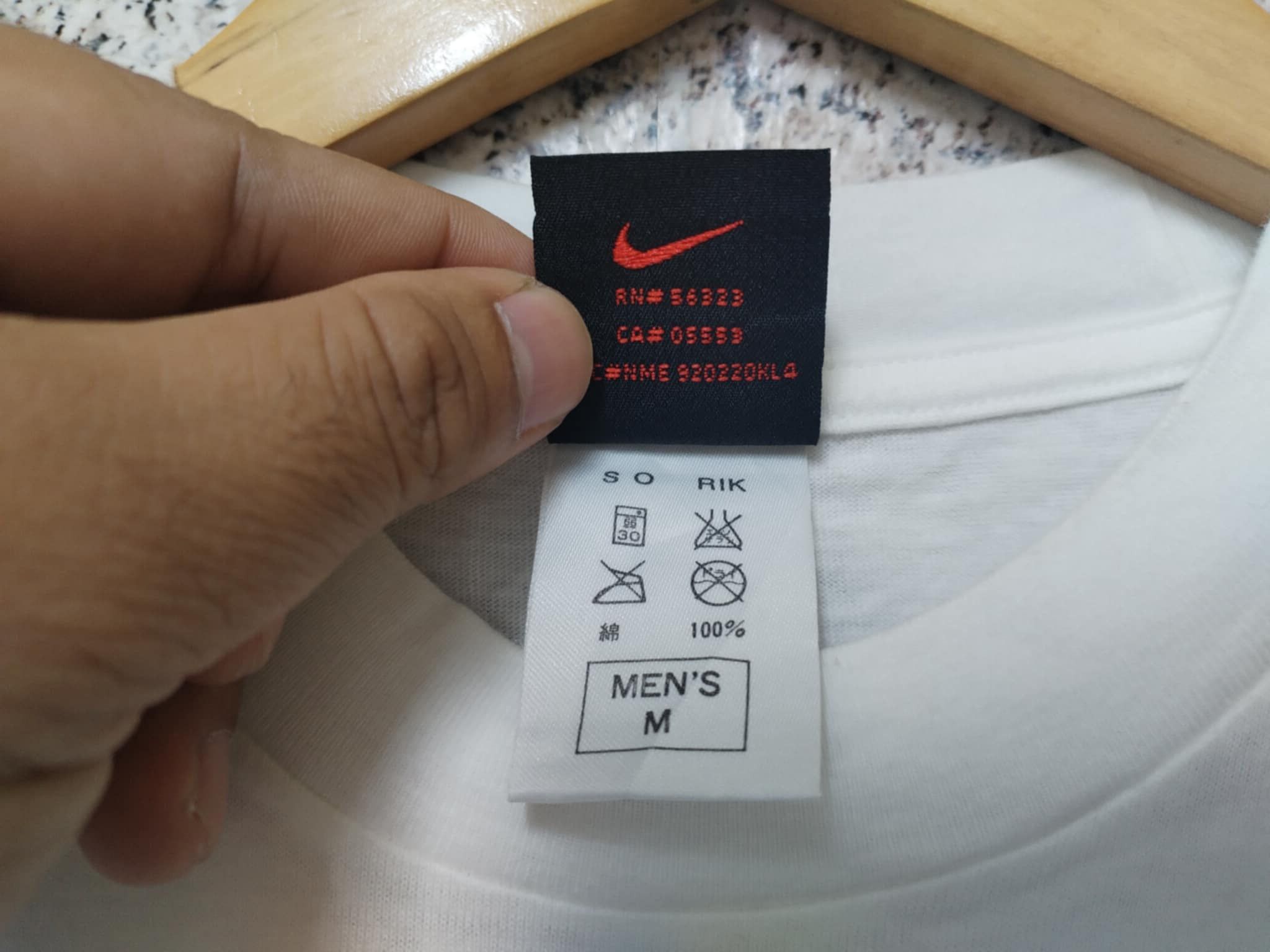 Nike Thrashed Sun Faded Nike Shirt Distressed Grunge Band Size US M / EU 48-50 / 2 - 5 Thumbnail