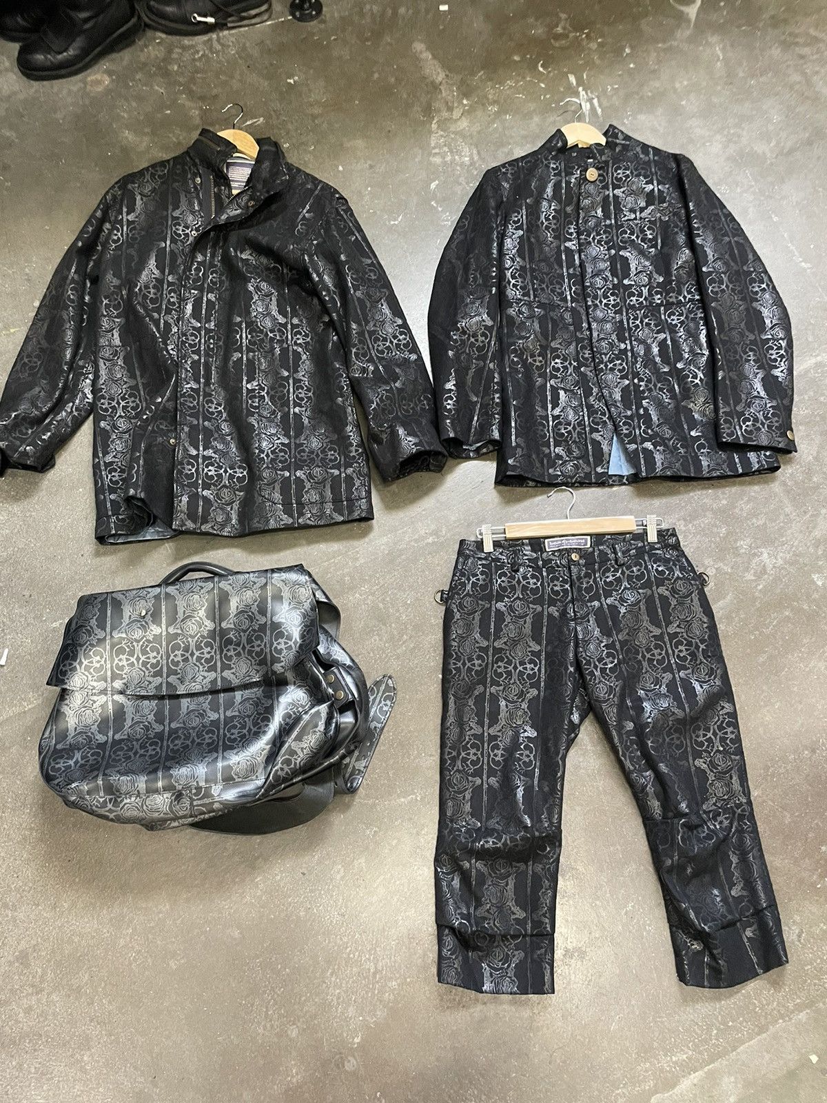 20471120 × Beauty Beast Beauty beast dark knight capris Size US 30 / EU 46 - 2 Thumbnail