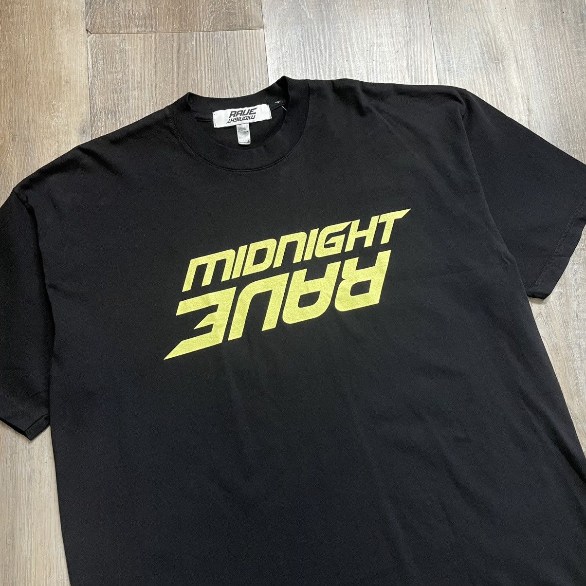 AWGE × Midnight Studios Awge Midnight Rave Studios UK Tour Shirt Men Large ASAPRocky Size US L / EU 52-54 / 3 - 3 Thumbnail