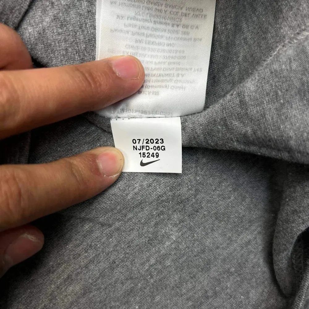 Nike Nike Shirt Men Gray Georgia Bulldogs NCAA Crew Neck New L Size US L / EU 52-54 / 3 - 4 Thumbnail