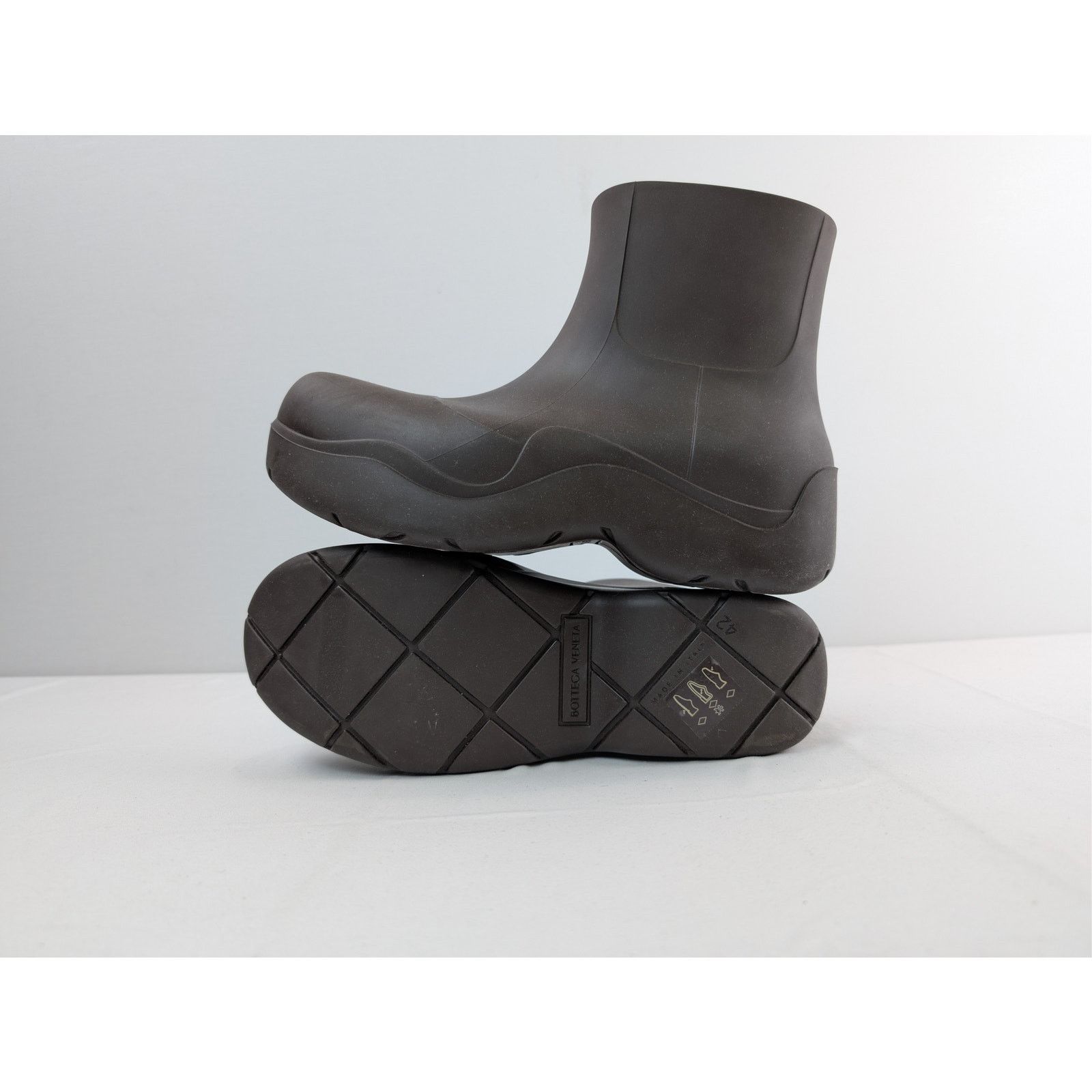 Bottega Veneta o1rshd1 Q:2 / Matt Rubber Puddle Ankle Boot in Fondant 46 Size US 13 / EU 46 - 12 Thumbnail