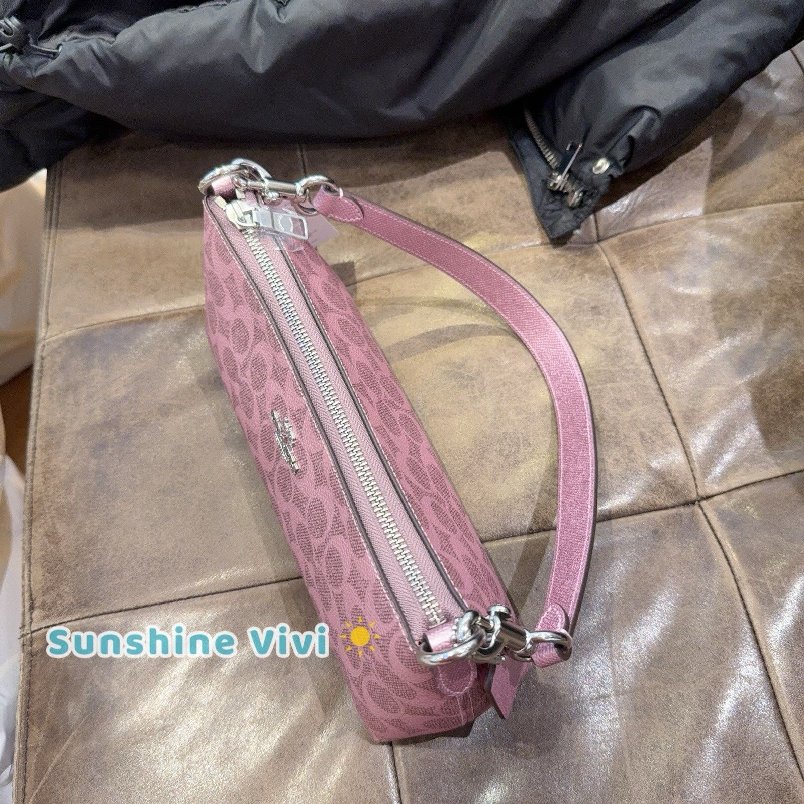 Coach NWT Coach Charlotte Shoulder Bag Canvas CCL40 Pink /rose Size ONE SIZE - 4 Thumbnail