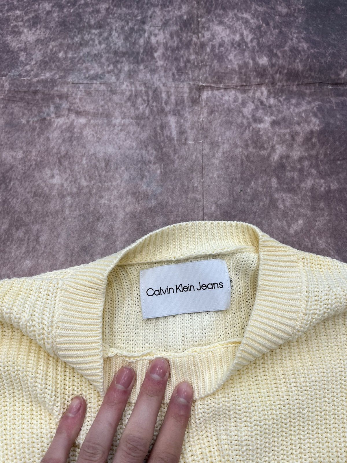 Calvin Klein Calvin Klein Cream Logo Sweater | Size L | Vintage Vibe Size L / US 10 / IT 46 - 5 Thumbnail