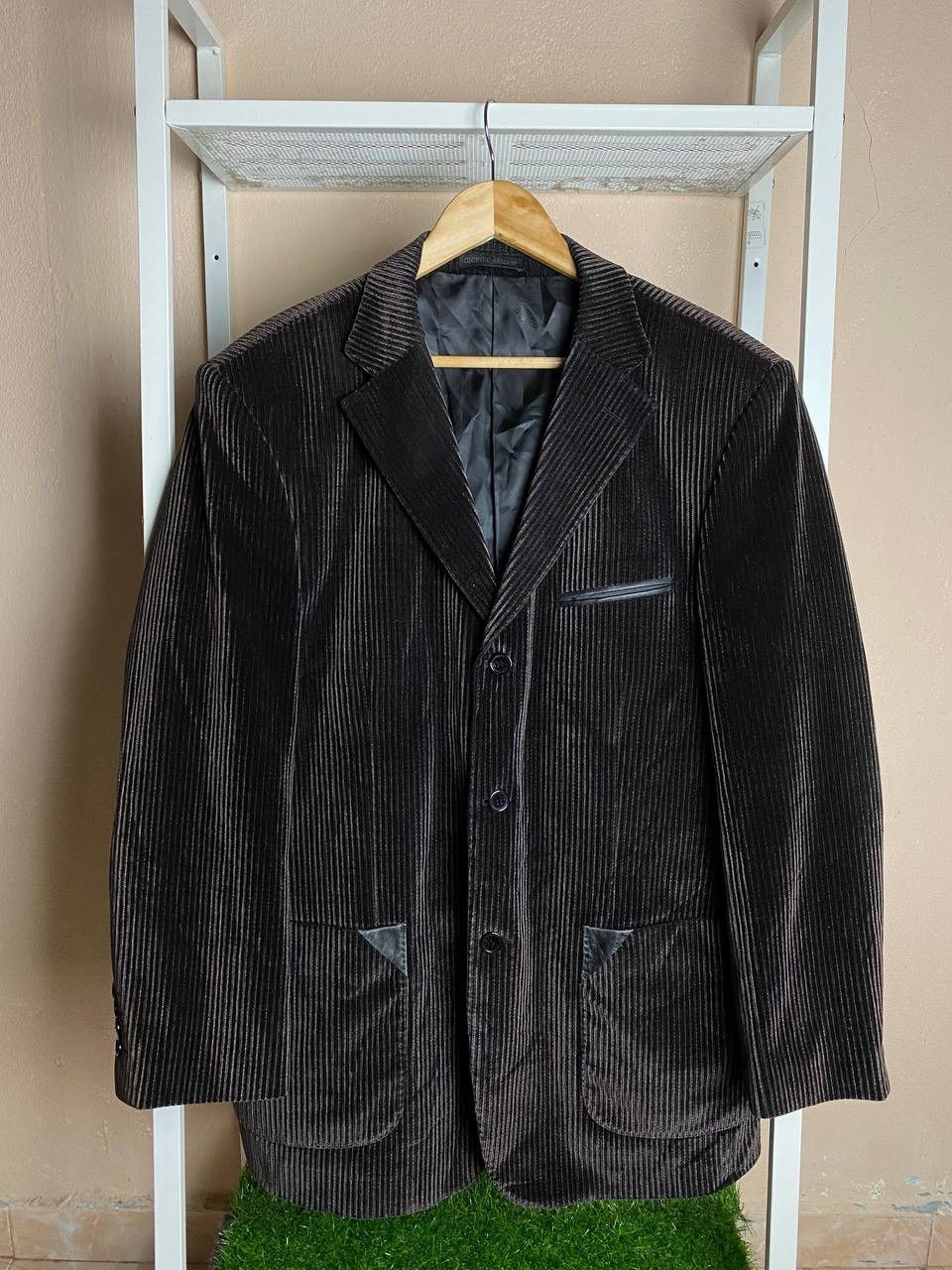 Giorgio Armani × Velvet Giorgio Armani Men Velvel Coat / Suit Made in ITALY (PIT 22) Size 54R - 1 Thumbnail