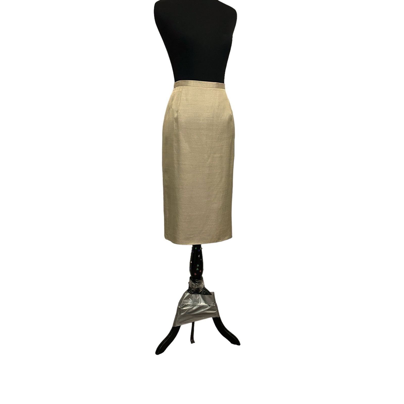 Giorgio Armani Giorgio Armani beige midi pencil skirt size 8 Size 30" / US 8 / IT 44 - 15 Thumbnail