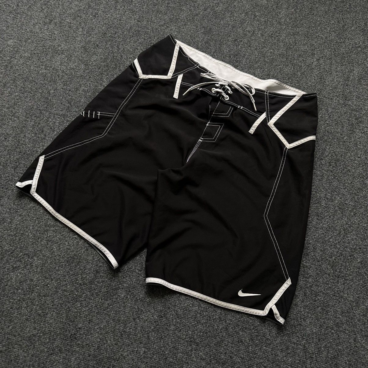 Nike VTG Nike Shorts Size 34 Y2K 00s USA Swimwear Hype Trend Size US 34 / EU 50 - 1 Thumbnail