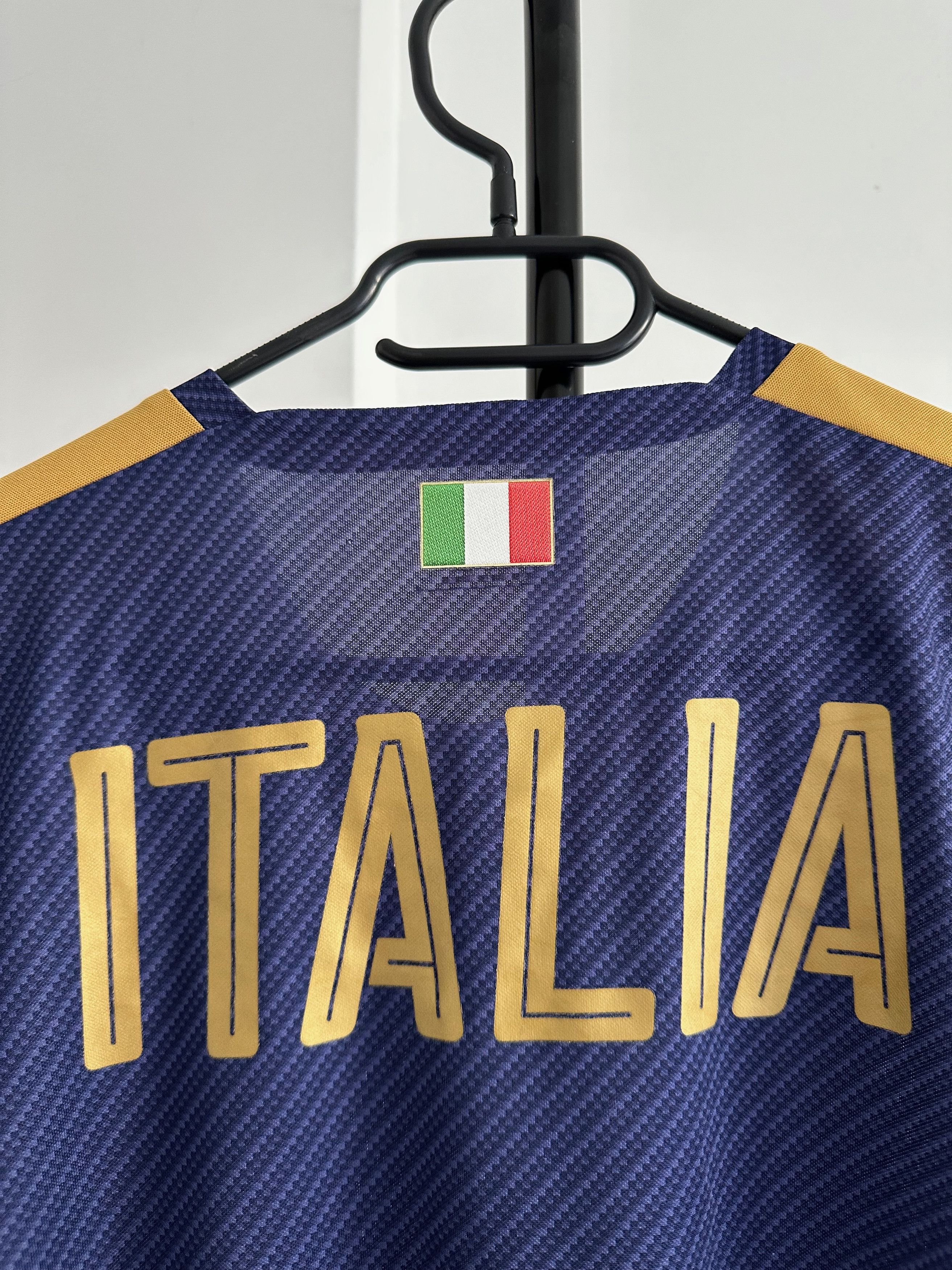 Puma 2006 ITALY Puma soccer team Stadium Tribute Blokecore Size US L / EU 52-54 / 3 - 11 Thumbnail