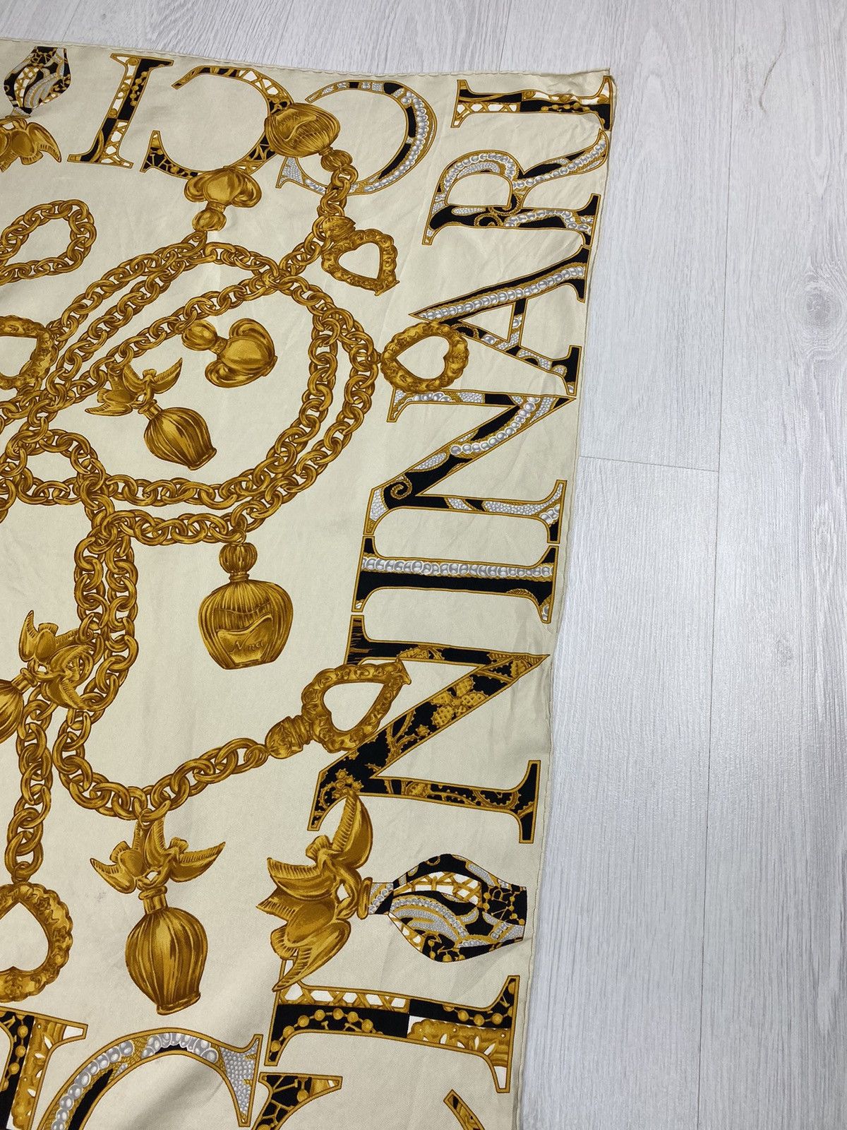 Designer Vintage Nina Ricci Silk Scarf like Versace YSL Size ONE SIZE - 7 Thumbnail