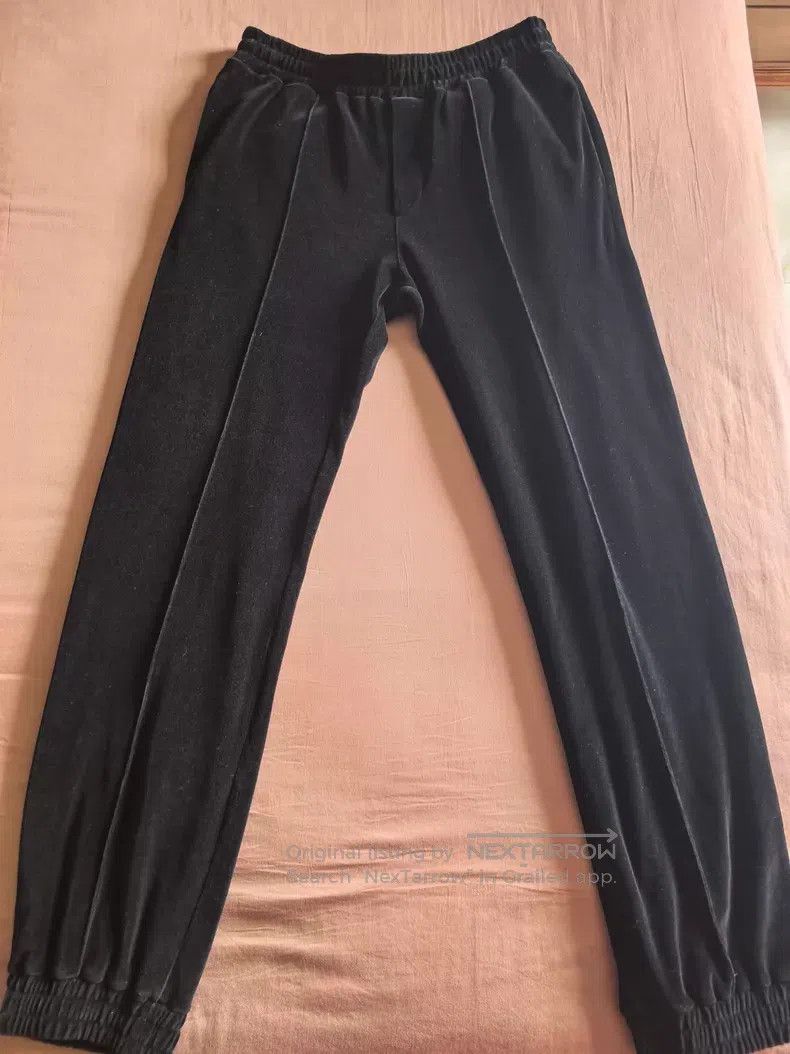 Valentino Valentino Black velvet slacks Size US 34 / EU 50 - 4 Thumbnail