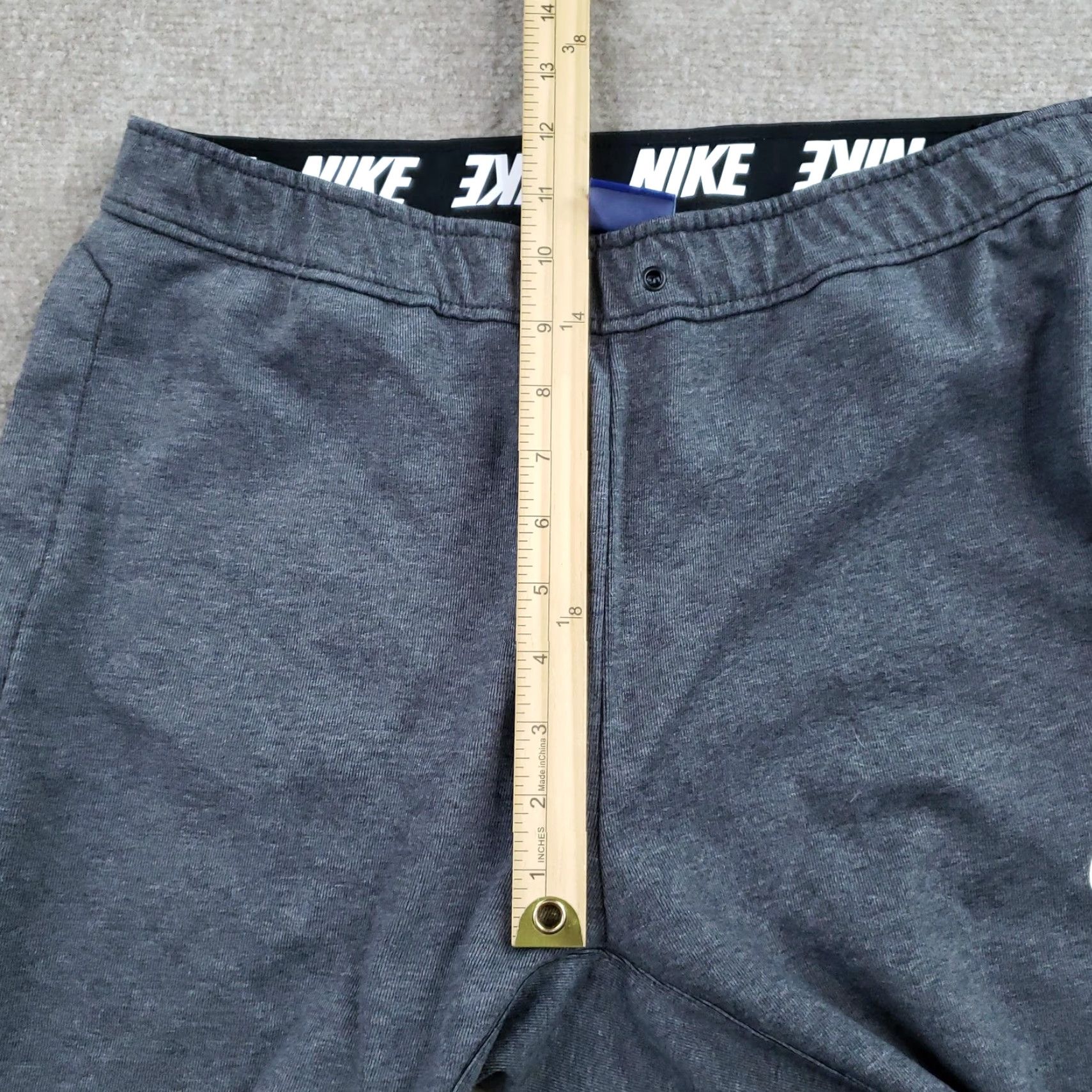 Nike Nike Pants Mens Medium Gray Joggers Sweatpants Elastic Waist Pockets Tapered Ribbed Cuffs Knit Cotton Polyester Logo NIKE Size US 31 - 6 Thumbnail