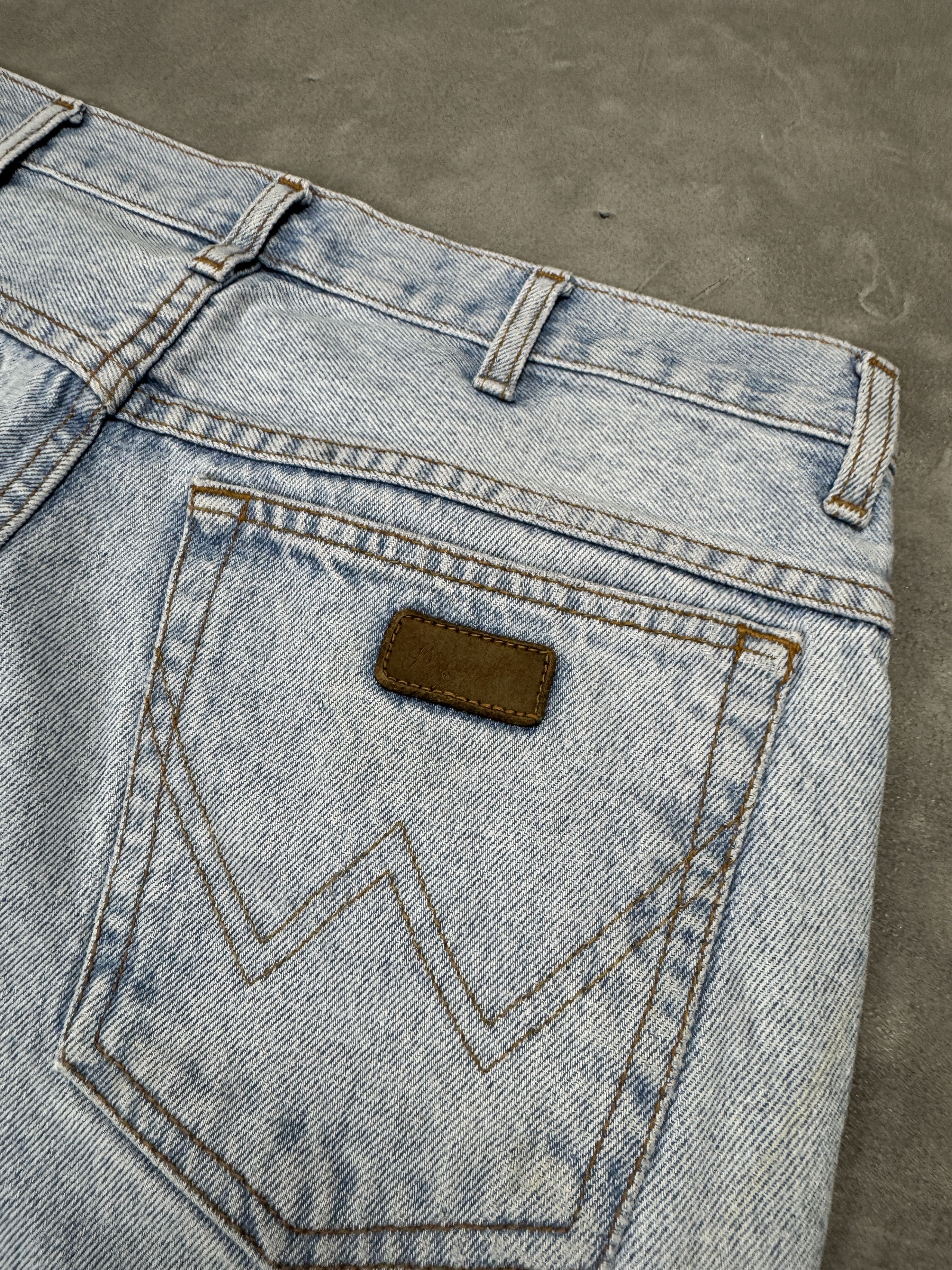 Vintage × Wrangler Vintage Wrangler washed faded denim babyblue 90s baggy Size US 32 / EU 48 - 13 Thumbnail