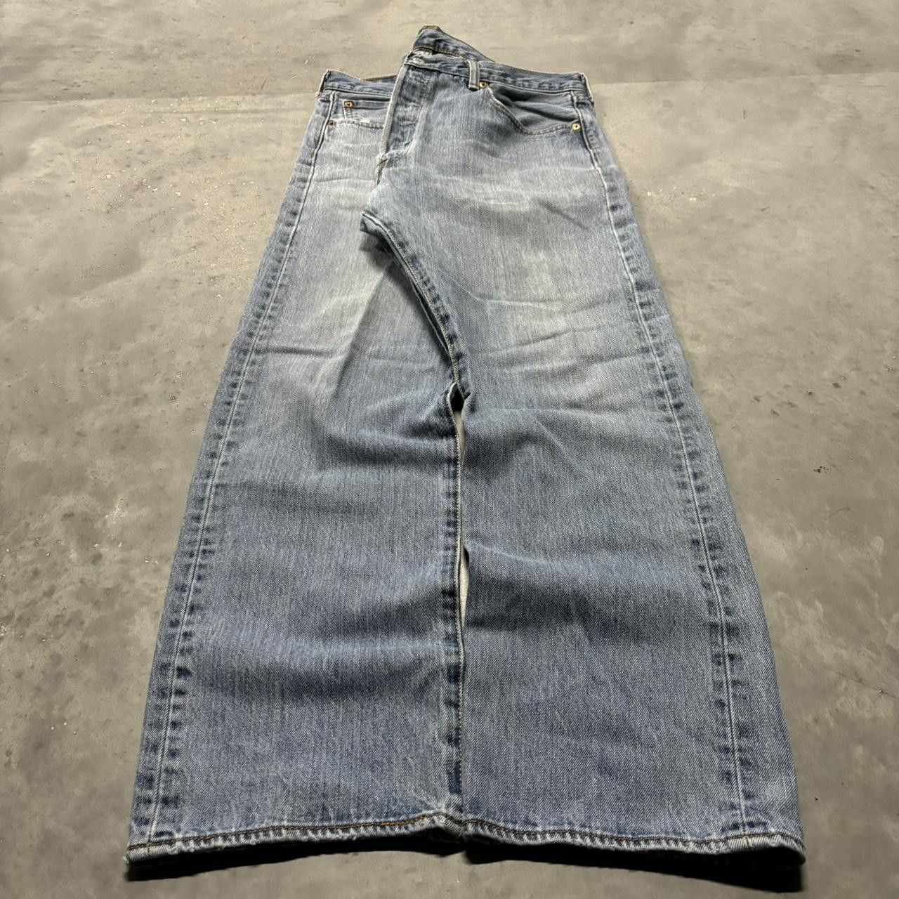 Levi's × Vintage Crazy Vintage Y2K/2000s Light Wash Levi’s 501 Essential Denim Jeans! Size US 36 / EU 52 - 3 Thumbnail