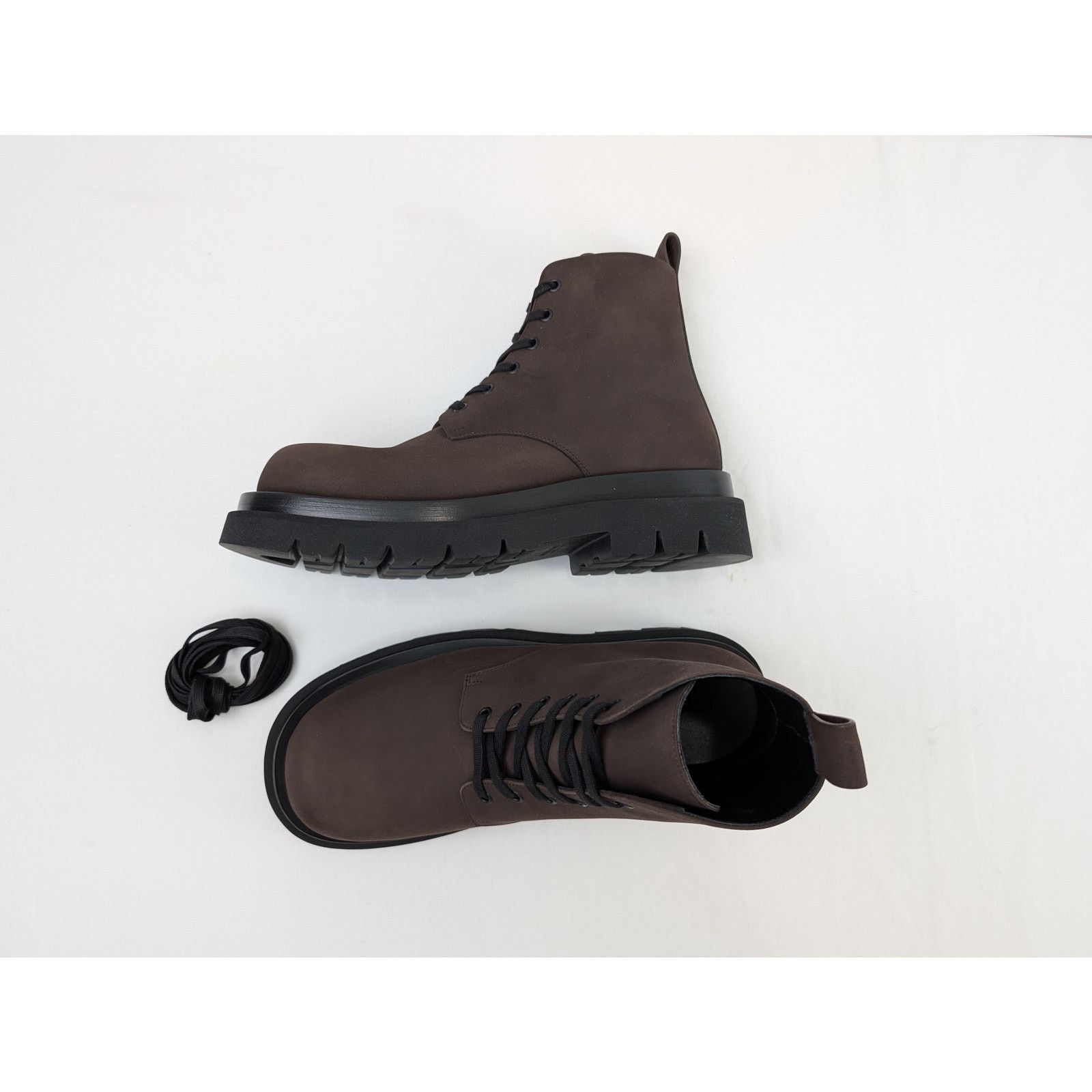 Bottega Veneta o1rshd1 Provv NAbuck Oil Ankle Boot Leather in Coffee Size US 8 / EU 41 - 1 Thumbnail
