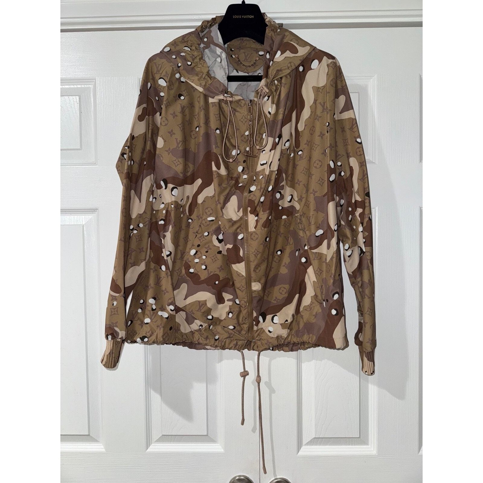 Louis Vuitton Louis Vuitton Virgil Parachute Hoodie Windbreaker Jacket 48 Size US M / EU 48-50 / 2 - 6 Thumbnail