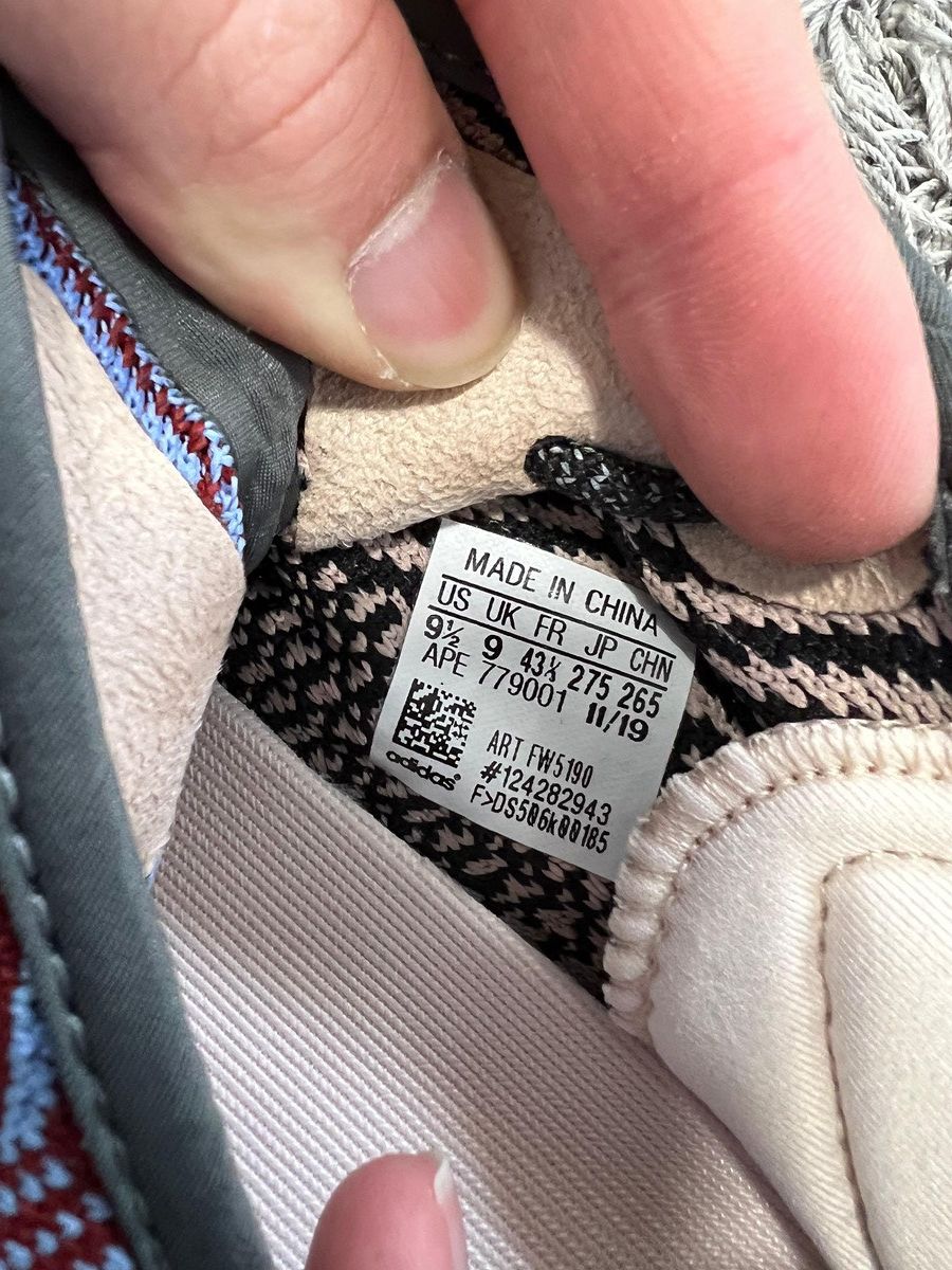 Adidas Adidas Yeezy Boost 350 V2 Yecheil Size US 9.5 / EU 42-43 - 6 Thumbnail