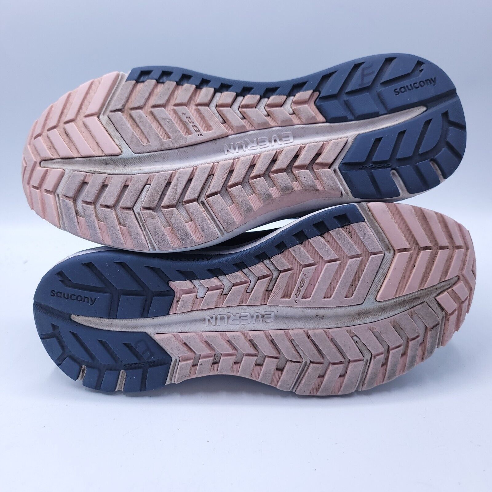 Saucony Saucony Omni ISO 2 Shoe Womens Size 7 S10511-1 Blue Pink Size US 7 / IT 37 - 7 Thumbnail