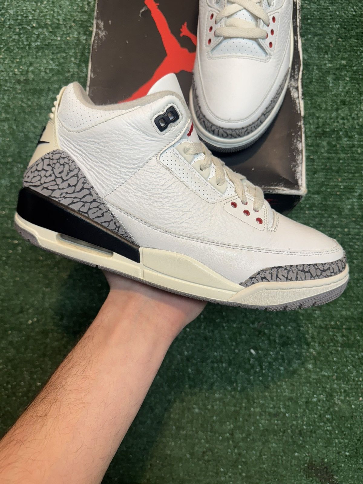 Jordan Brand Jordan Retro 3 White Cement Reimagined Size 9 Size US 9 / EU 42 - 1 Thumbnail