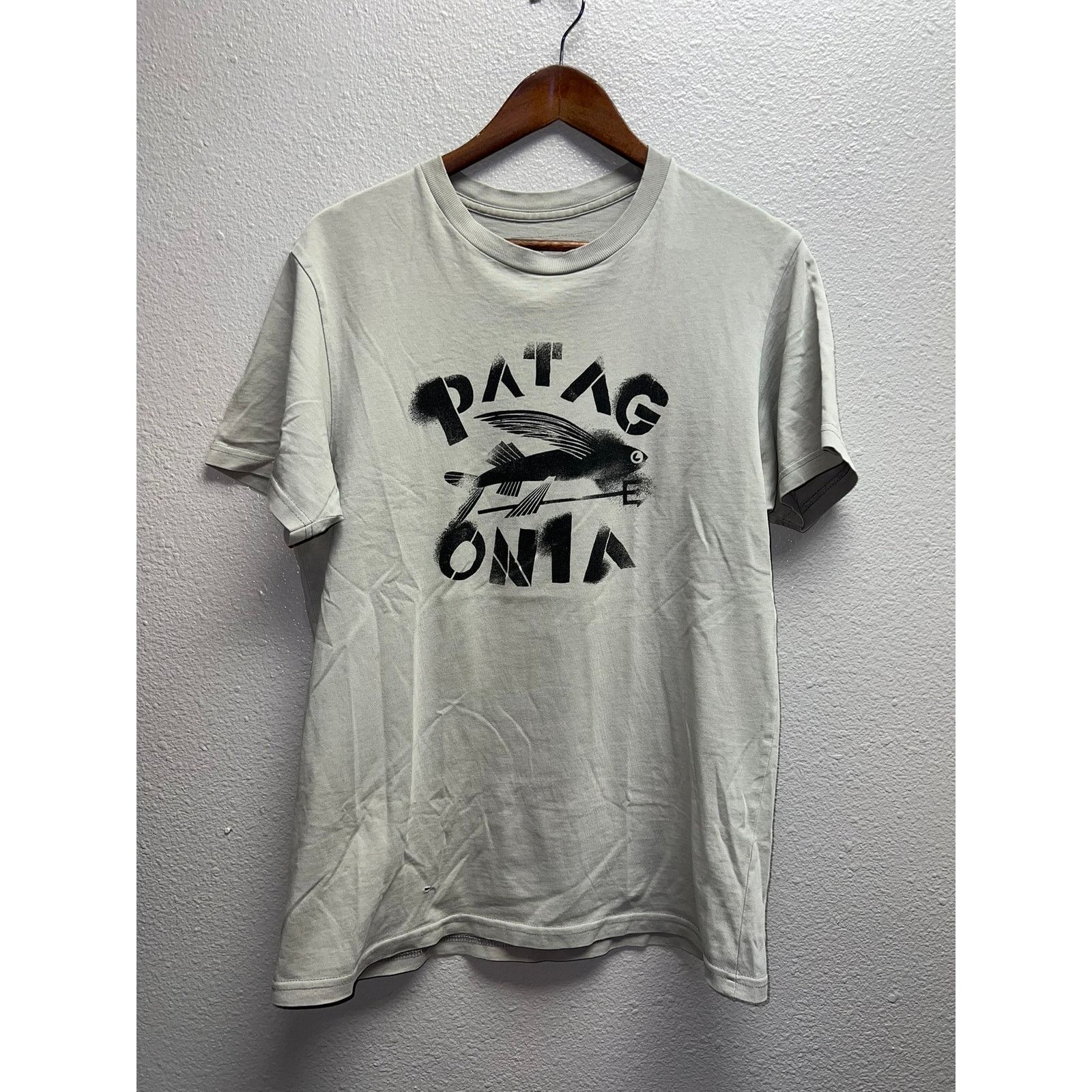 Patagonia Patagonia Flying Fish Logo Shirt Gray Graphic Tee Medium Size US M / EU 48-50 / 2 - 1 Thumbnail