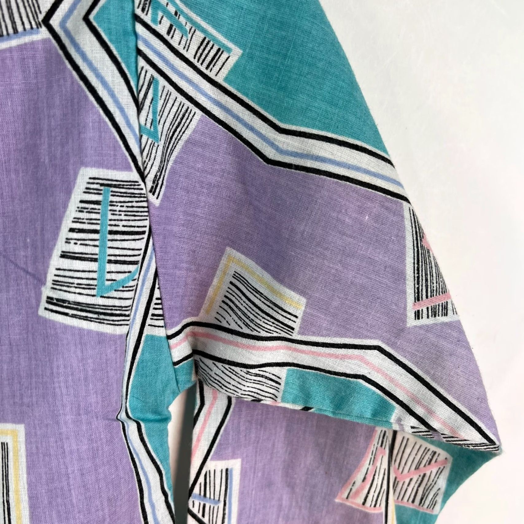Vintage VINTAGE Jet Set Blouse Womens Size 8 Purple Geometric Retro 70s 80s Casual Classic US Made Size M / US 6-8 / IT 42-44 - 3 Thumbnail