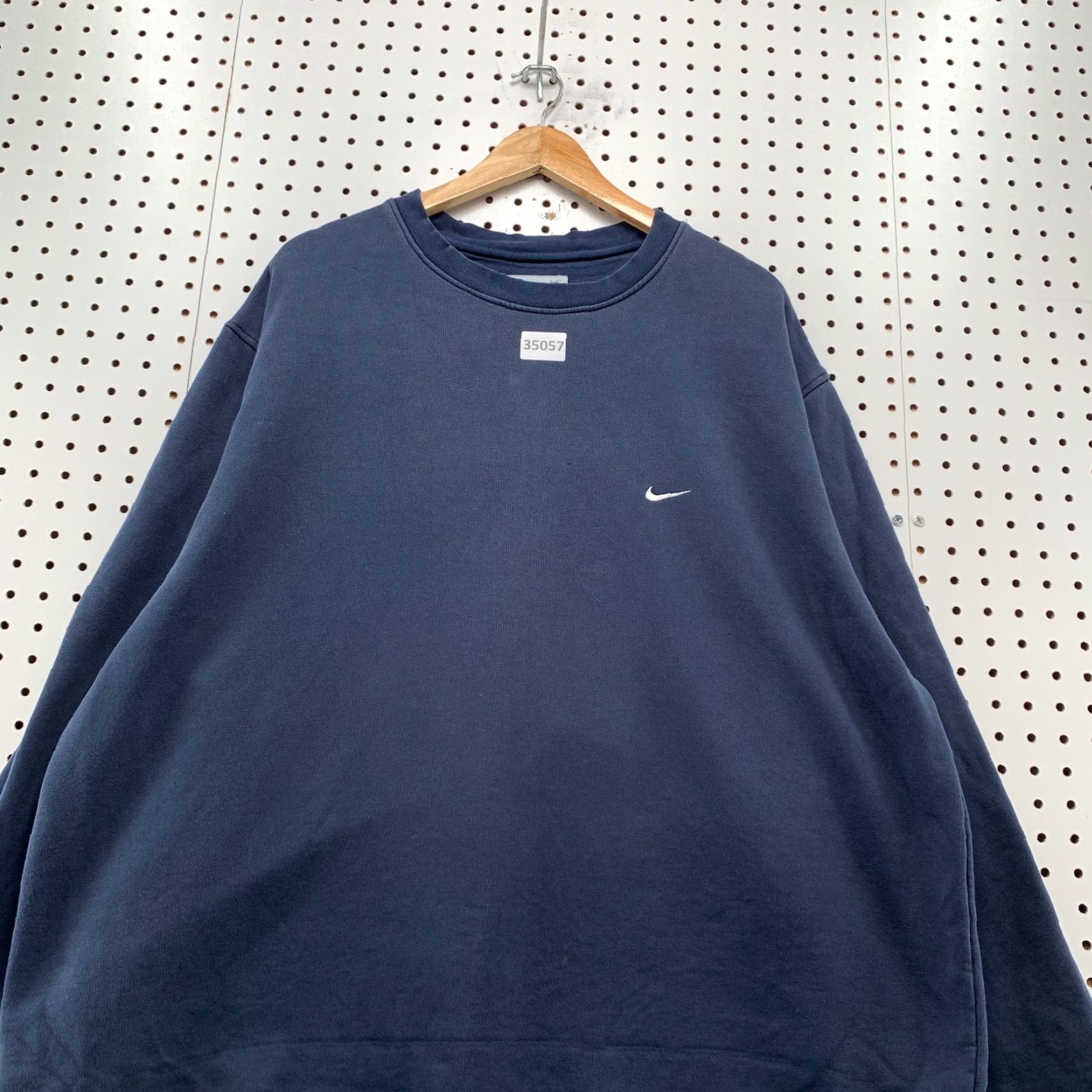 Nike VINTAGE Nike Sweatshirt Shirt Mens 2XL Navy Blue Swoosh Pullover 28x31.5 90s Mens Size US XXL / EU 58 / 5 - 5 Thumbnail