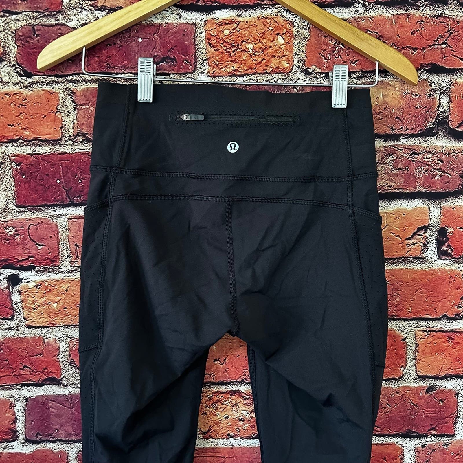 Lululemon Black Lululemon Leggings size 6 Size 28" / US 6 / IT 42 - 4 Thumbnail