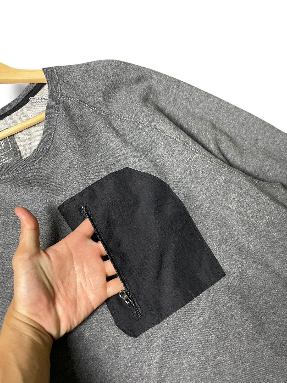 Gap × Japanese Brand × Vintage GAP Men’s Zip-pocket Sweatshirt (80) Size US XL / EU 56 / 4 - 6 Thumbnail