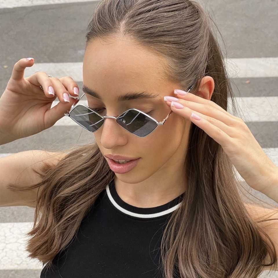 Yves Saint Laurent Saint Laurent Women Sunglasses SL302 LISA 010 NEW AUTHENTIC Size ONE SIZE - 12 Thumbnail
