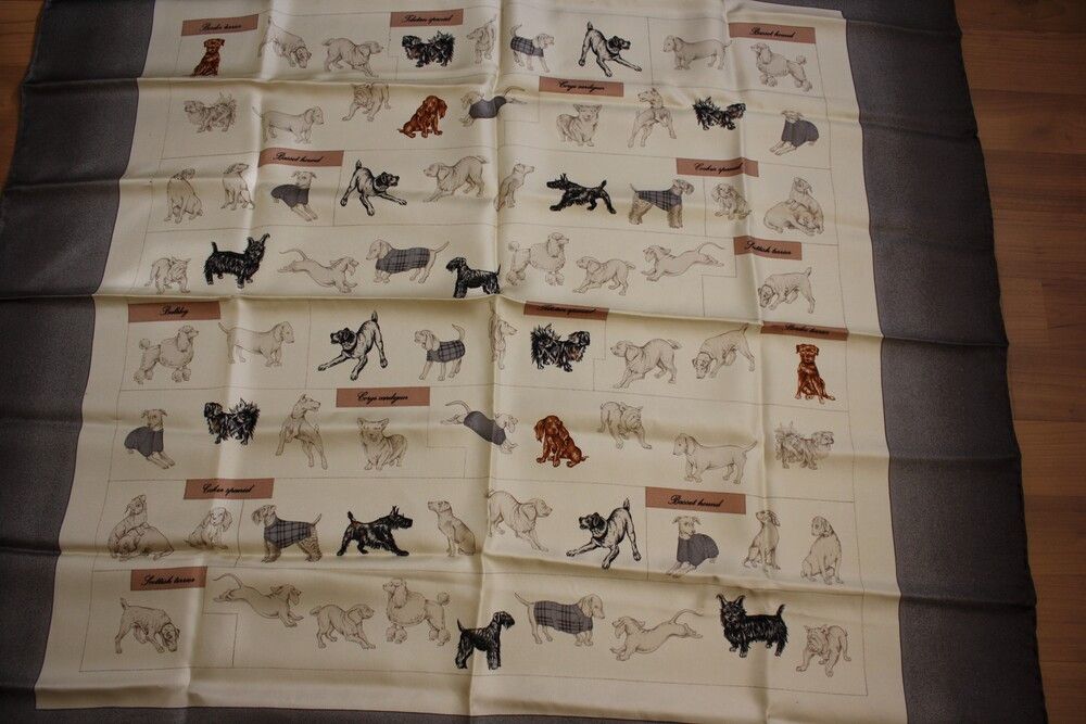 Burberry Shawl scarf Burberry silk dogs 86*86 cm Size ONE SIZE - 3 Thumbnail