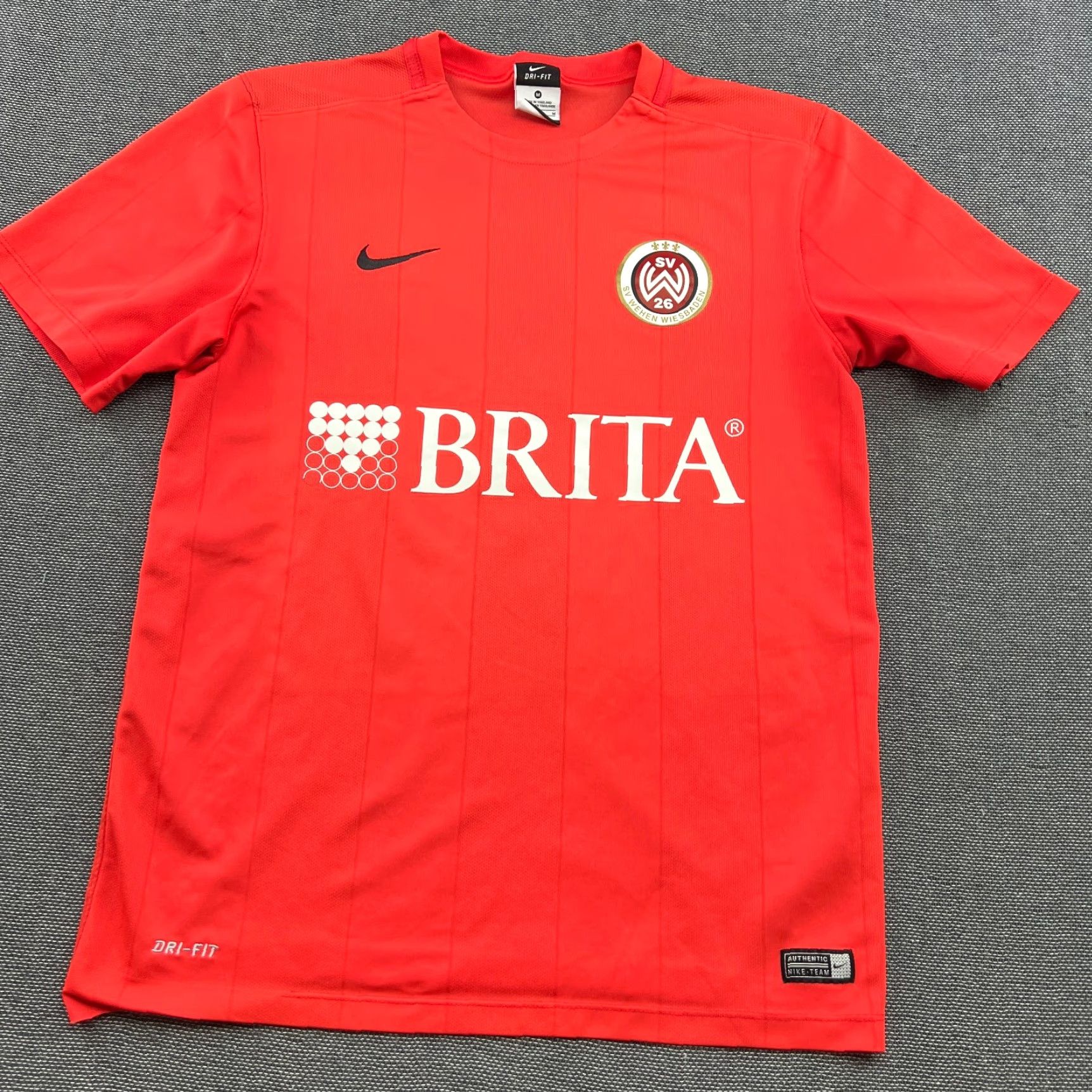 Nike Nike SV Wehen Wiesbaden 2015-2016 Training Football Jersey Mens M Red Short Sleeve Shirt Size US M / EU 48-50 / 2 - 2 Thumbnail