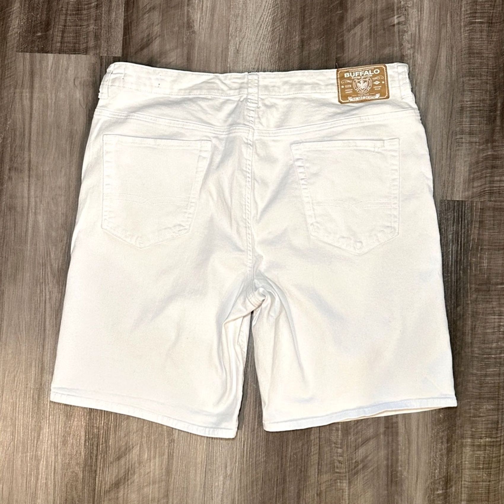 Buffalo David Bitton Buffalo David Bitton Dean Relaxed Straight Denim Shorts White 40 Size US 40 / EU 56 - 2 Thumbnail