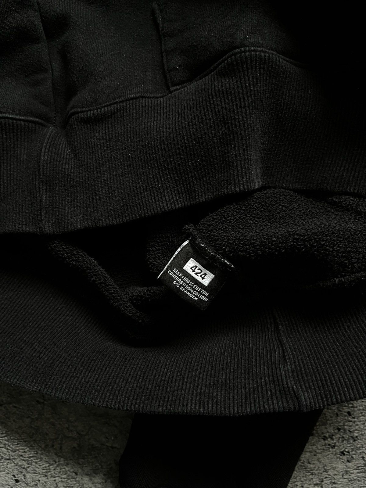 424 424 center logo hoodie size L Size US L / EU 52-54 / 3 - 7 Thumbnail