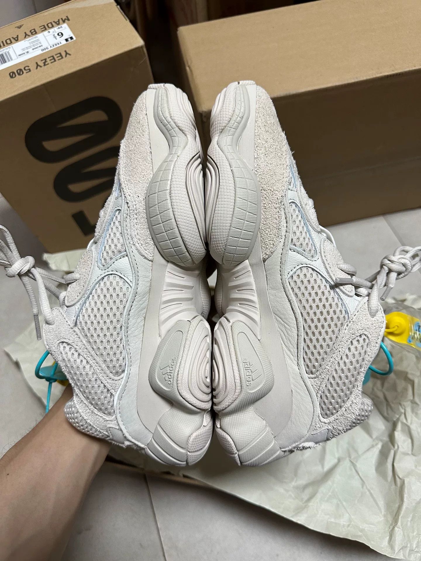 Adidas Adidas YEEZY500 White Lowtop Sneakers 39 Men Size US 6.5 / EU 39-40 - 1 Thumbnail