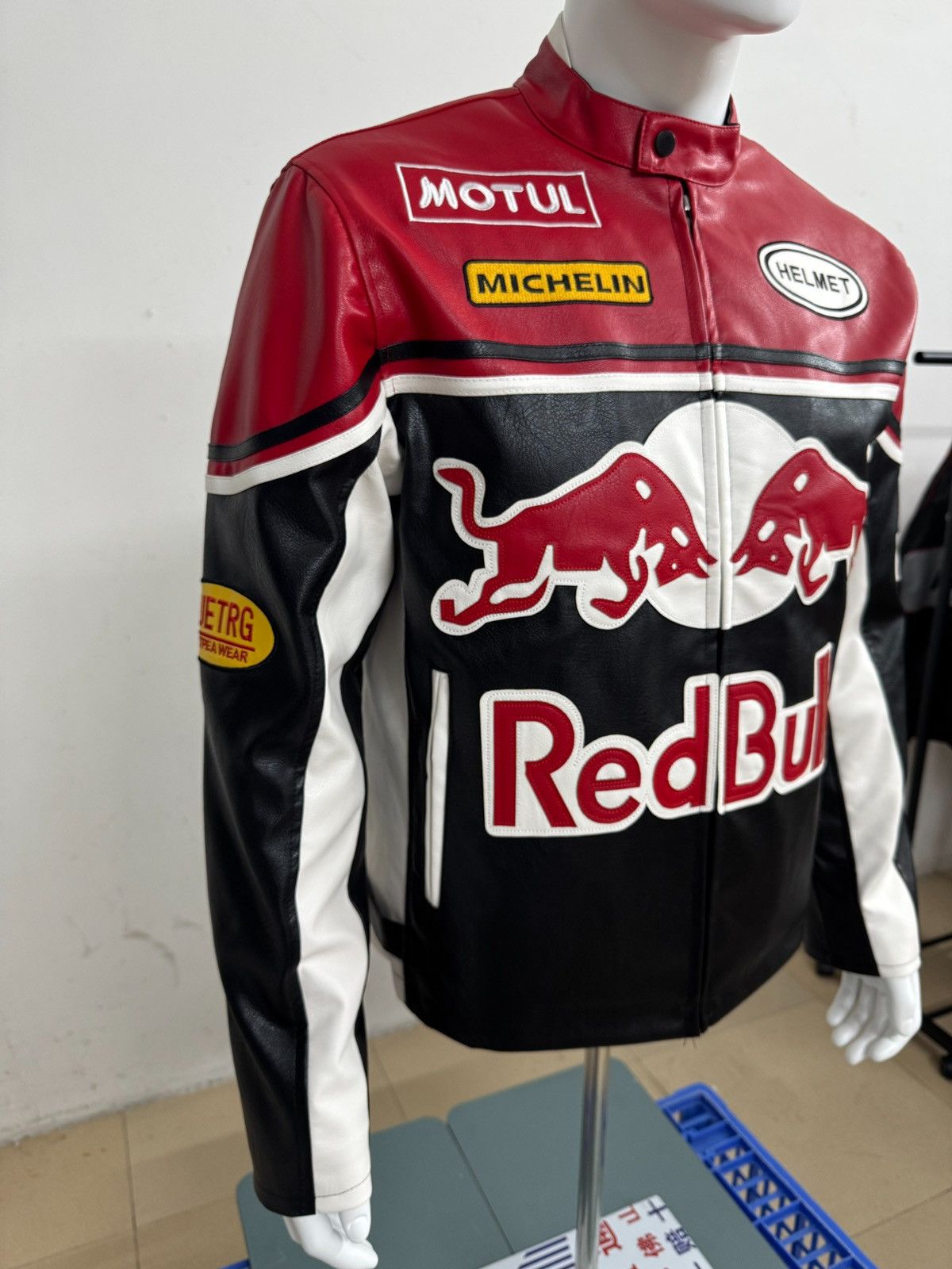 Red Bull Red Bull Racing Jacket Size US M / EU 48-50 / 2 - 3 Thumbnail